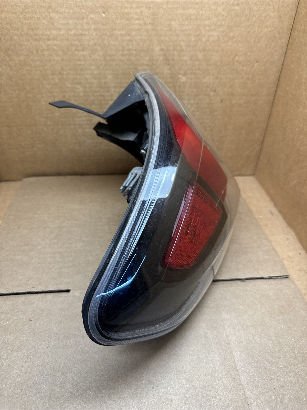 2013 2016 GMC Acadia Outer Quarter Tail Light Left Driver Side OEM 232360143