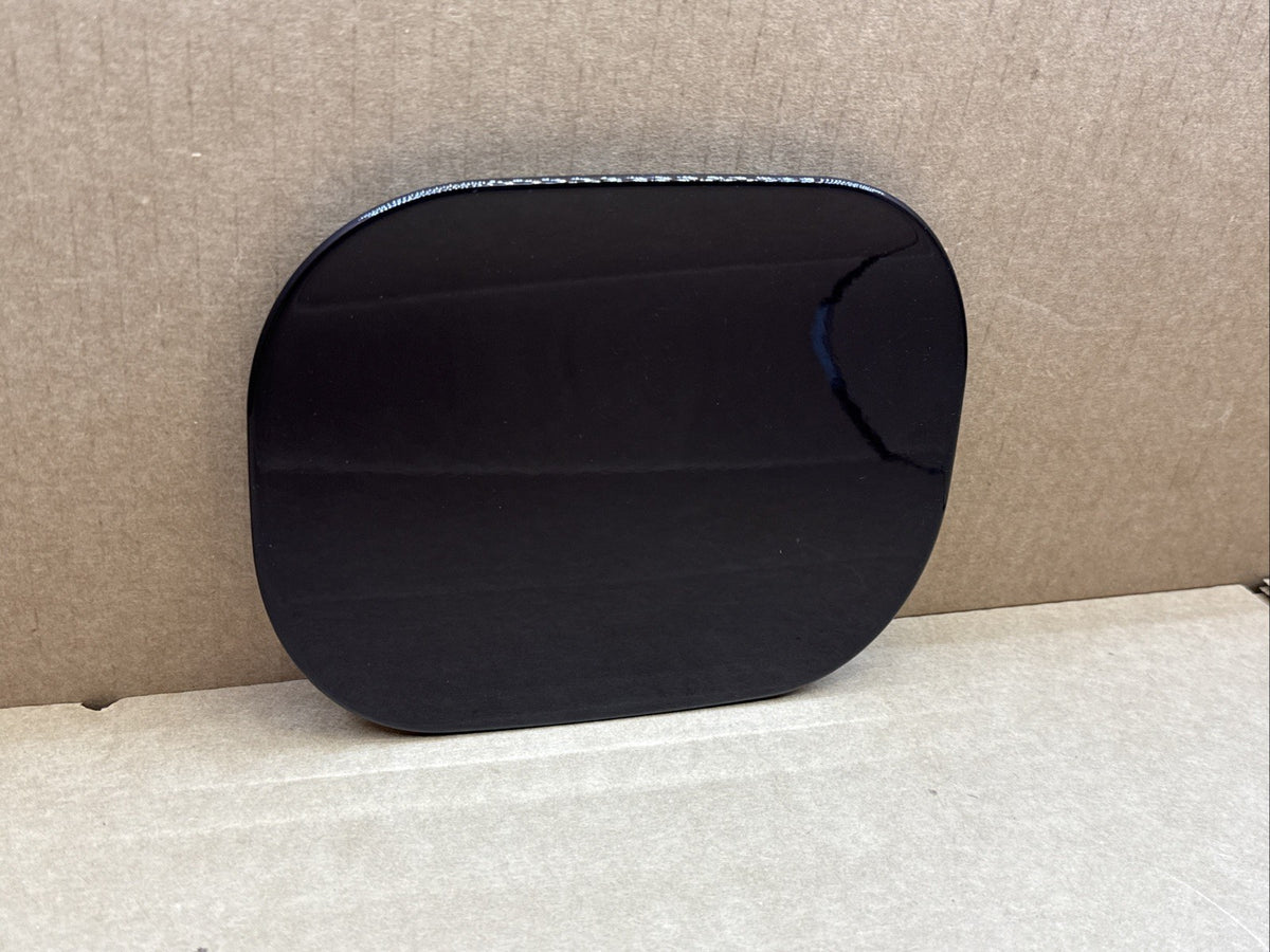 2018 2023 Chevrolet Traverse Fuel Gas Tank Filler Door Lid Cover OEM Maroon GLR2