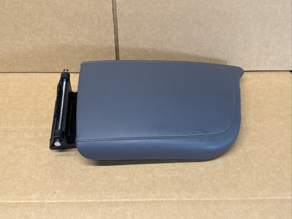 2018 2024 Buick Enclave Center Console Lid Cover Top Arm Rest Armrest Gray4