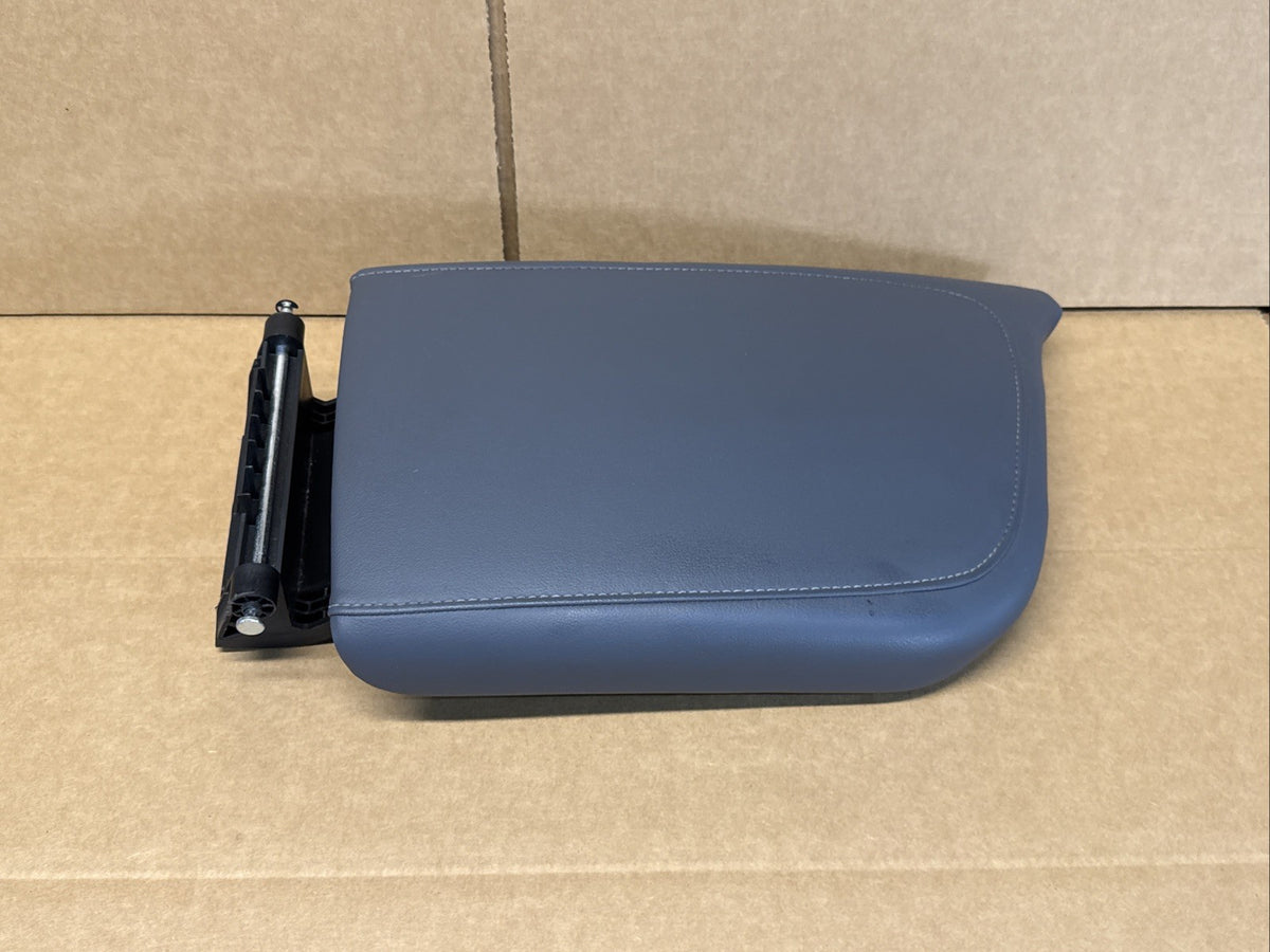 2018 2024 Buick Enclave Center Console Lid Cover Top Arm Rest Armrest Gray4