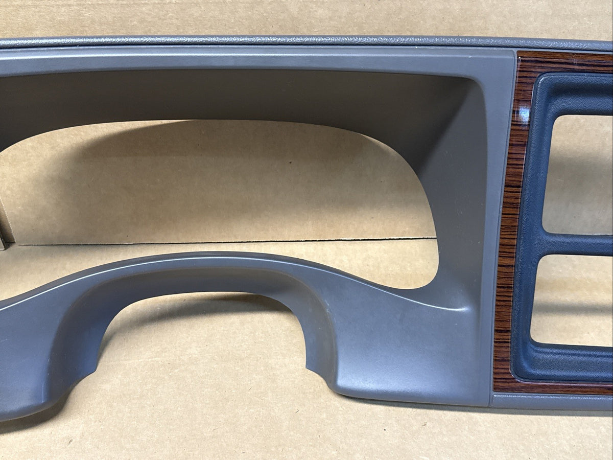 2002 Cadillac Escalade Wood Grain Gauge Instrument Cluster Radio Dash Bezel OEM3