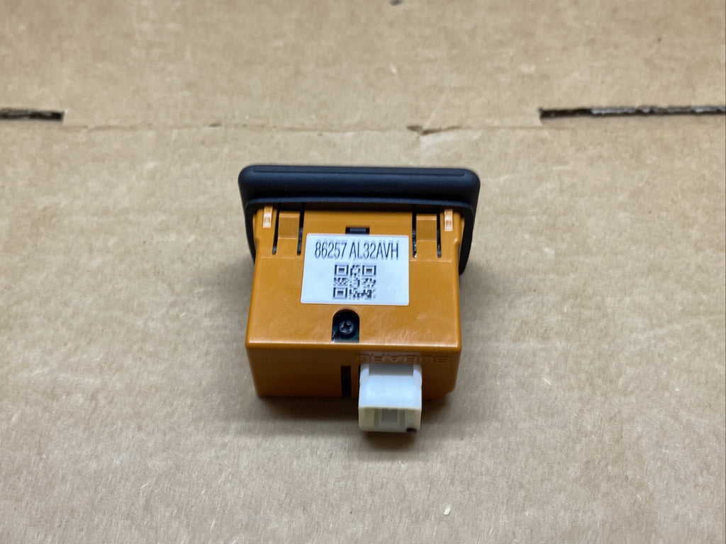 2018 Subaru Legacy Outback Auxilary USB Power Out DC 5V 86257 AL32AVH4