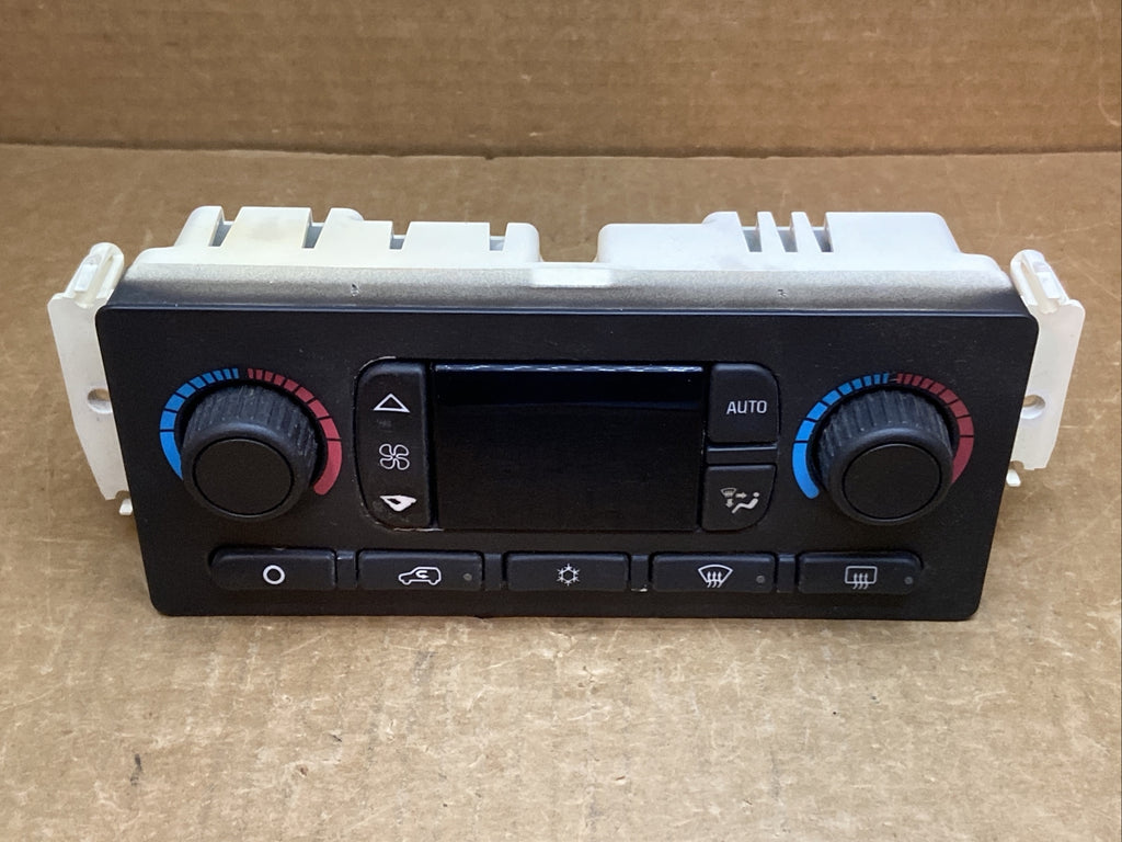 2003 2004 Tahoe Yukon Escalade Dash Digital Climate Temp Temperature Control OEM4
