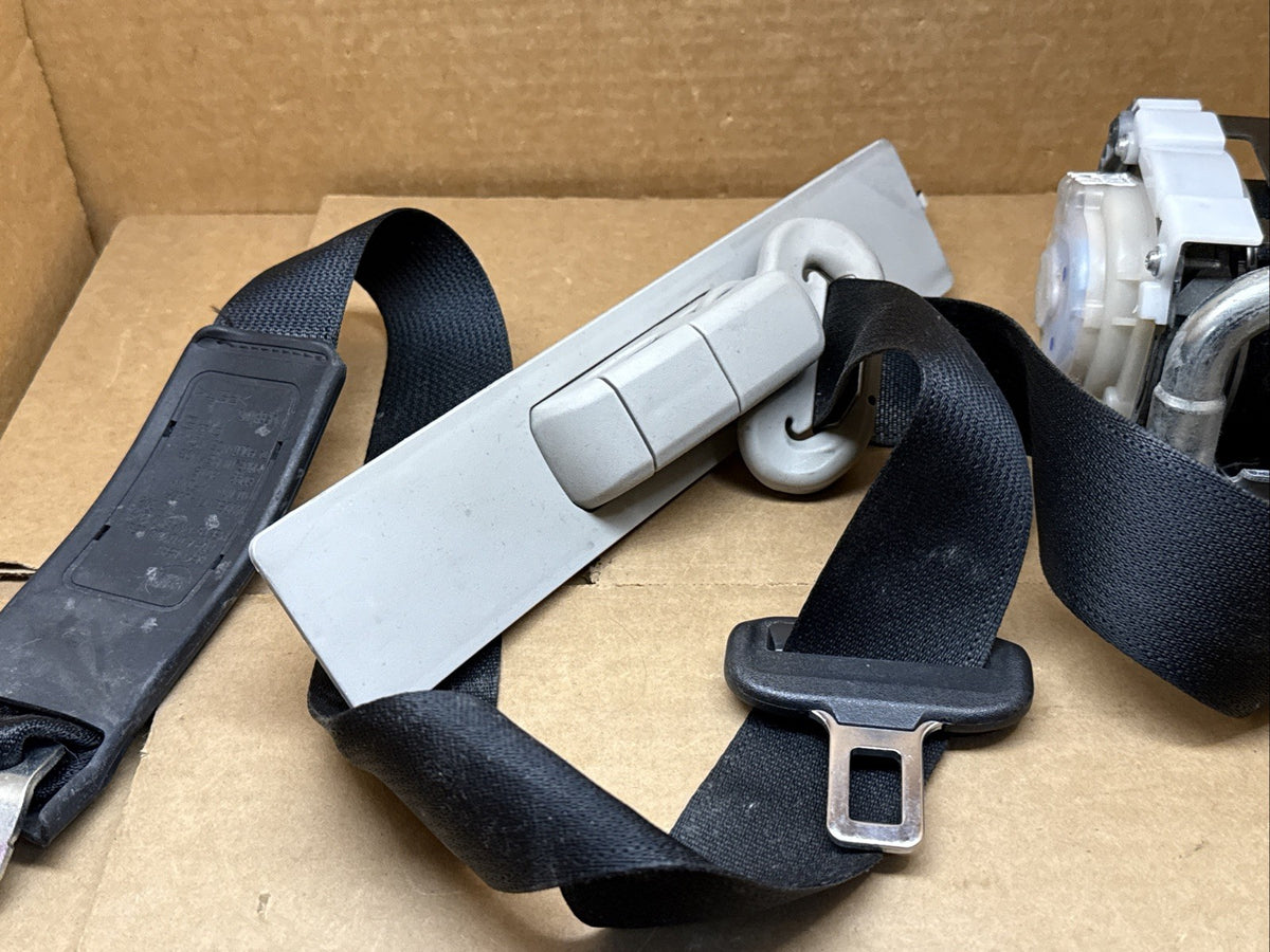 2016 2022 Honda HR V HRV Front Right Passenger Side Seat Belt Seatbelt Retractor2