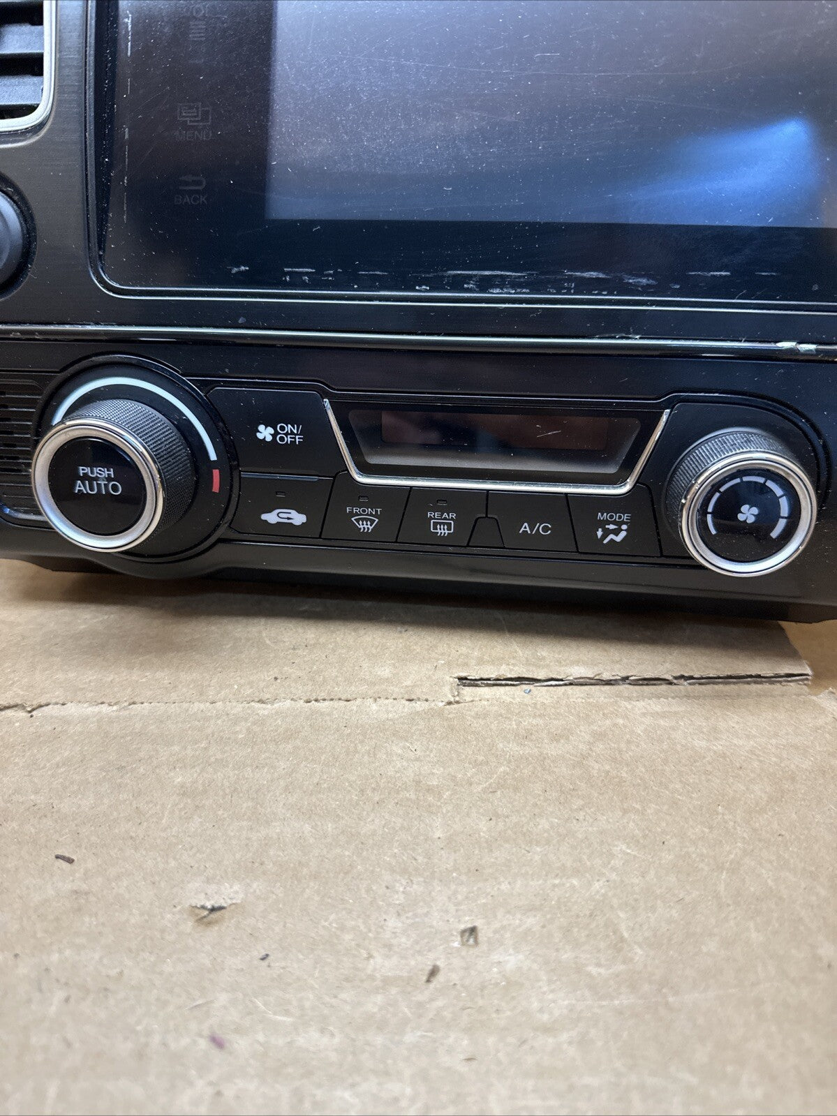 2015 HONDA CIVIC AM FM MP3 CD RADIO RECEIVER SCREEN 39100 TR6 A52 M1 OEM3