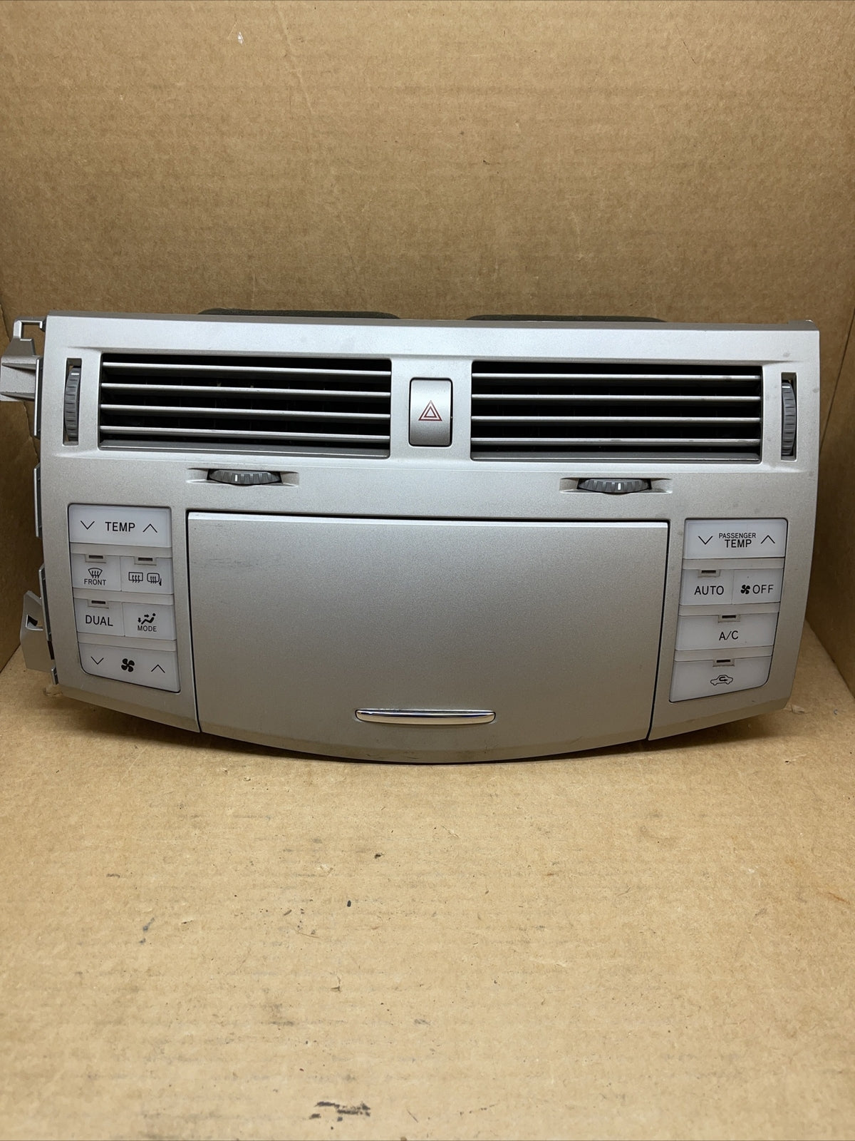 05 10 Toyota Avalon Radio Dual Zone Climate Control Bezel Dash Air Vents Trim0