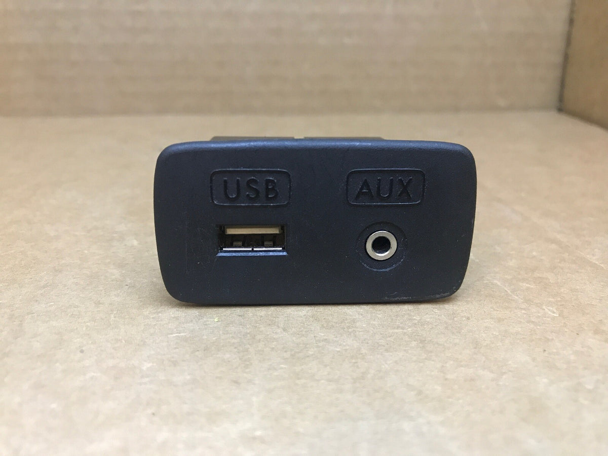 2010 2014 Subaru Legacy Outback AUX USB Port Jack Plug OEM1