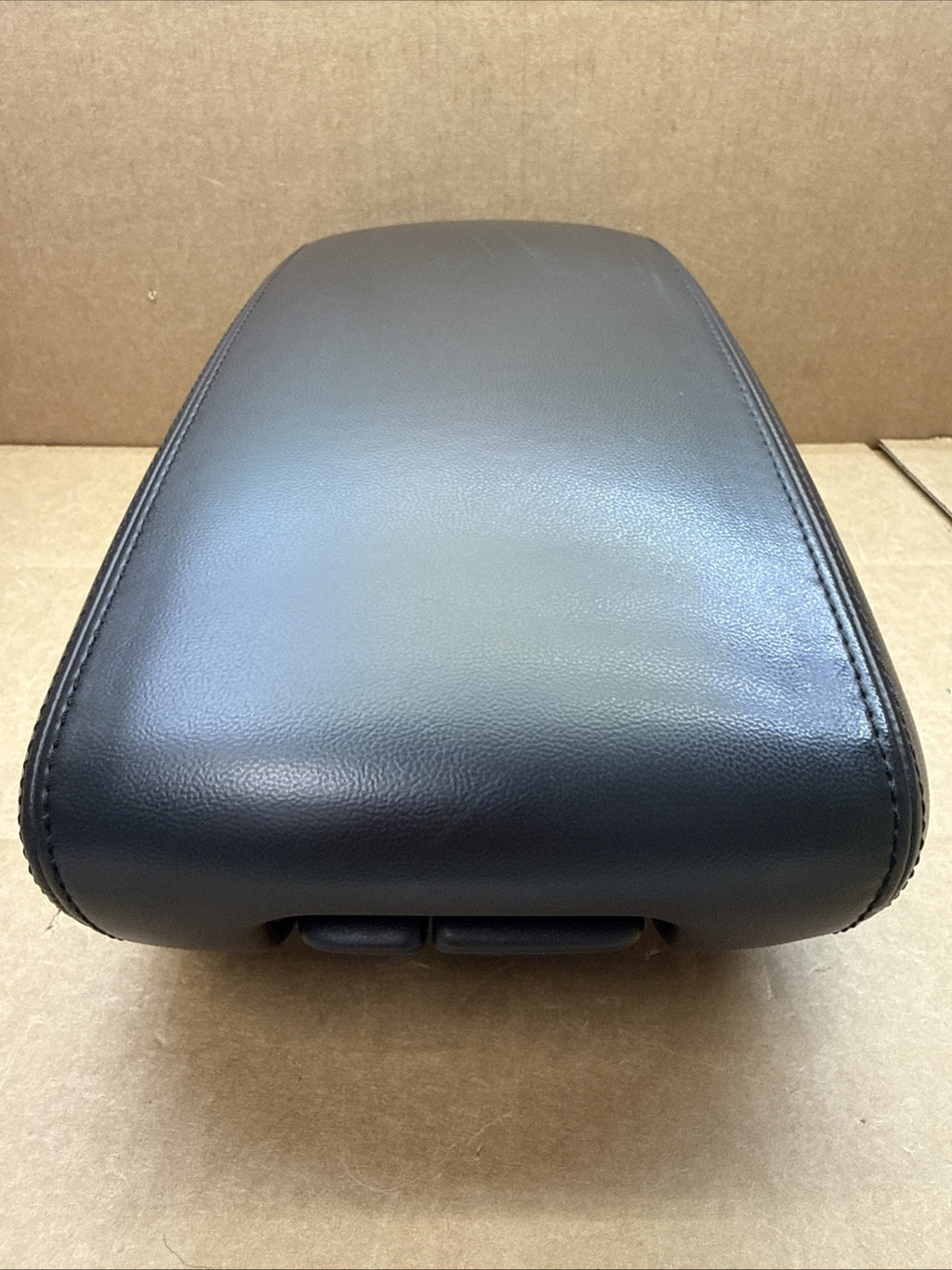 14-21 Grand Cherokee Durango Center Console Lid Cover Top Arm Rest Armrest Black4