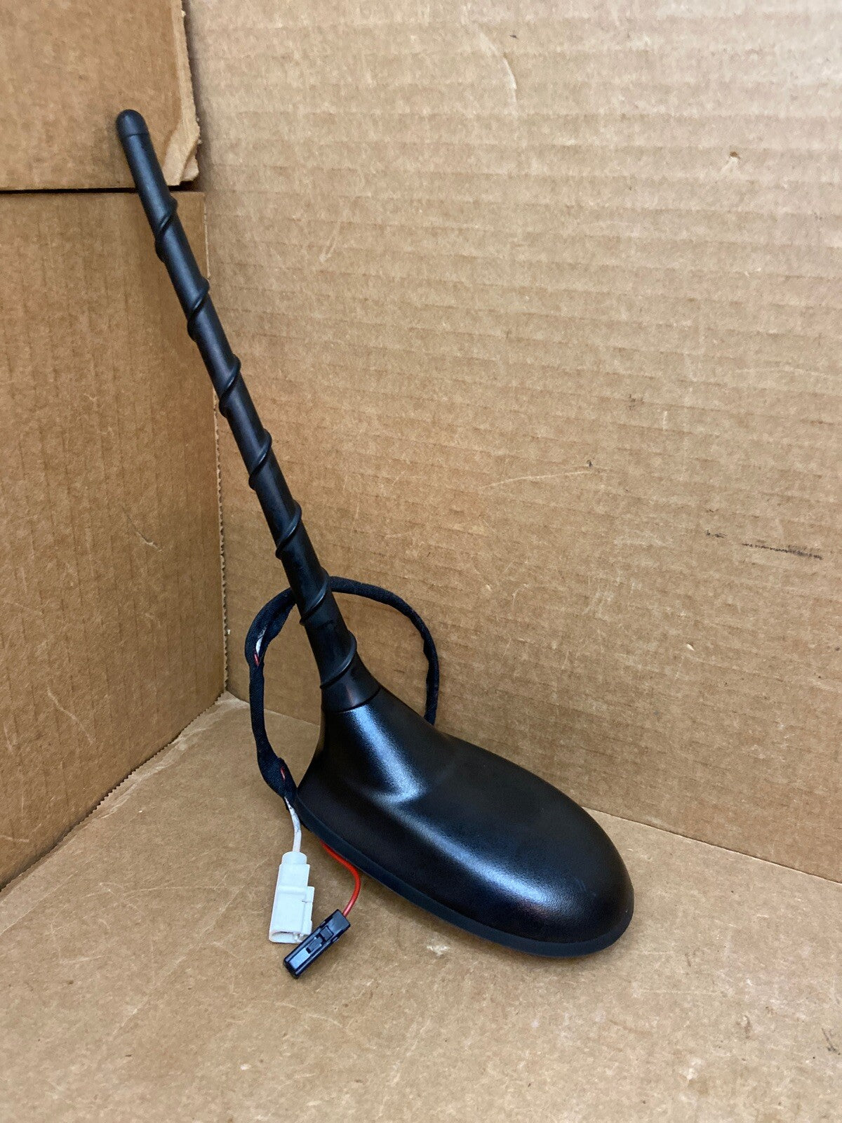 11 14 Dodge Avenger Chrysler 200 Antenna Base Roof Mounted OEM P05064771AC1