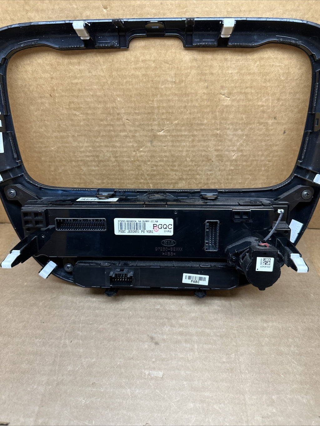 2014 2016 Kia Soul AC Heat Temperature Control Bezel Trim OEM 97250 B2GQ0CA6