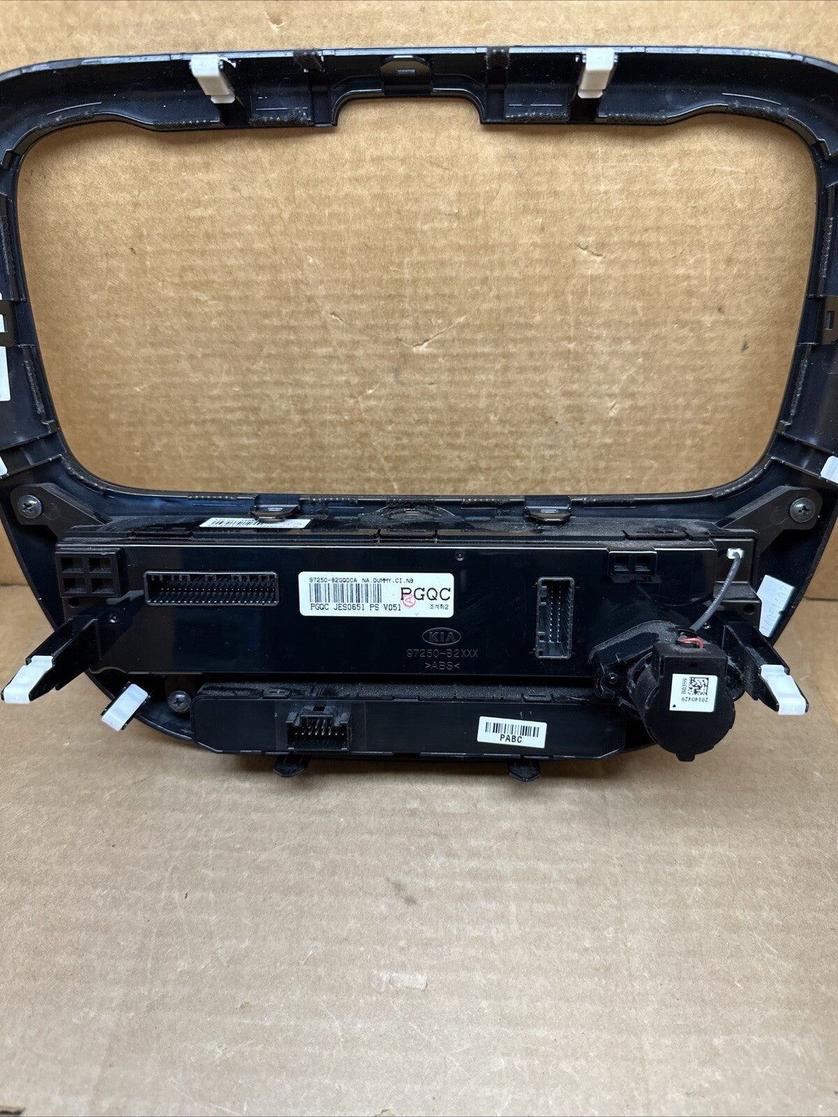 2014 2016 Kia Soul AC Heat Temperature Control Bezel Trim OEM 97250 B2GQ0CA6