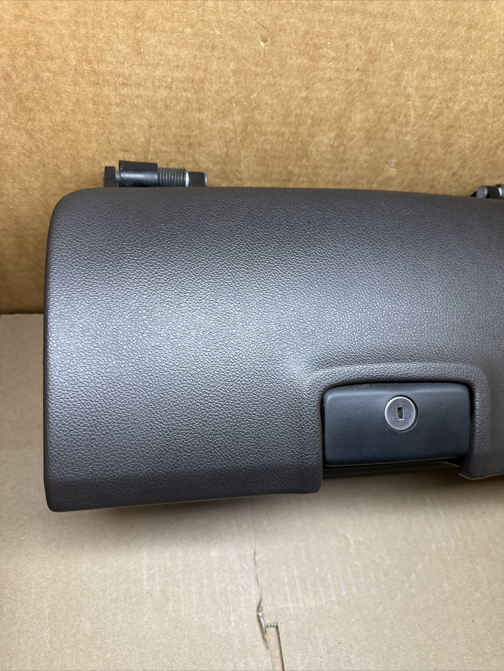 2014 2019 Silverado Sierra Upper Glove Box Glovebox Dash Insert Storage Cocoa1