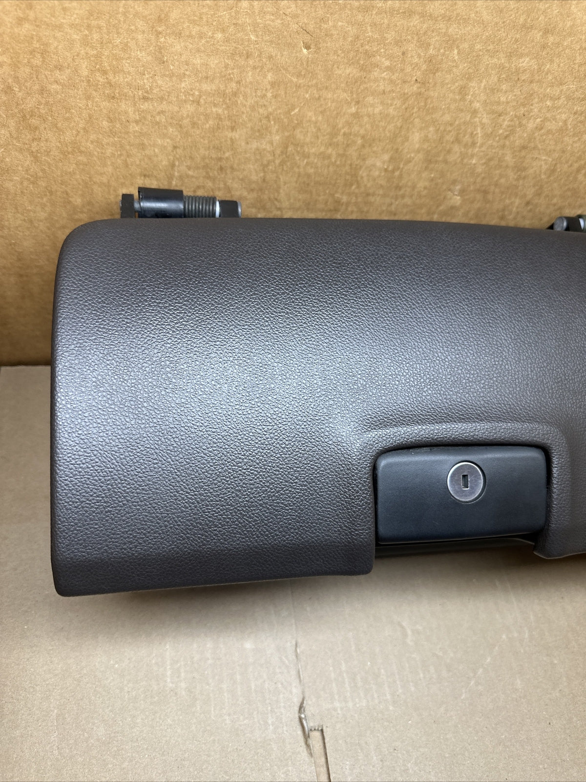 2014 2019 Silverado Sierra Upper Glove Box Glovebox Dash Insert Storage Cocoa1