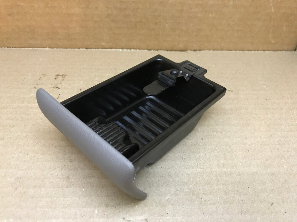 2000 2006 Suburban Tahoe Silverado GMC Yukon Sierra Dash Ashtray Ash Tray Insert2