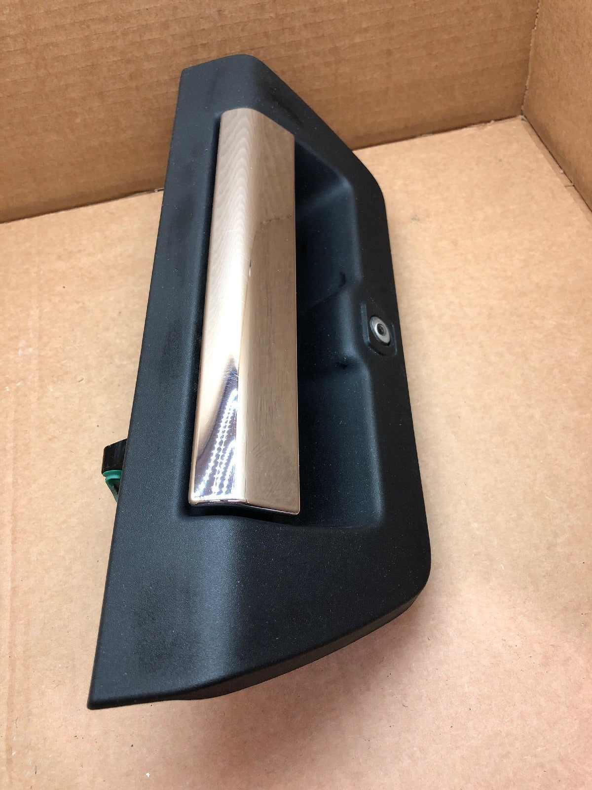 2015 2016 2017 FORD F150 OEM TAILGATE HANDLE RELEASE LEVER w/ BACK UP CAMERA C91