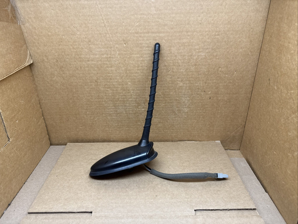 2015 2018 Hyundai Tucson Rear Roof Mounted Antenna Radio OEM 96200 D32000