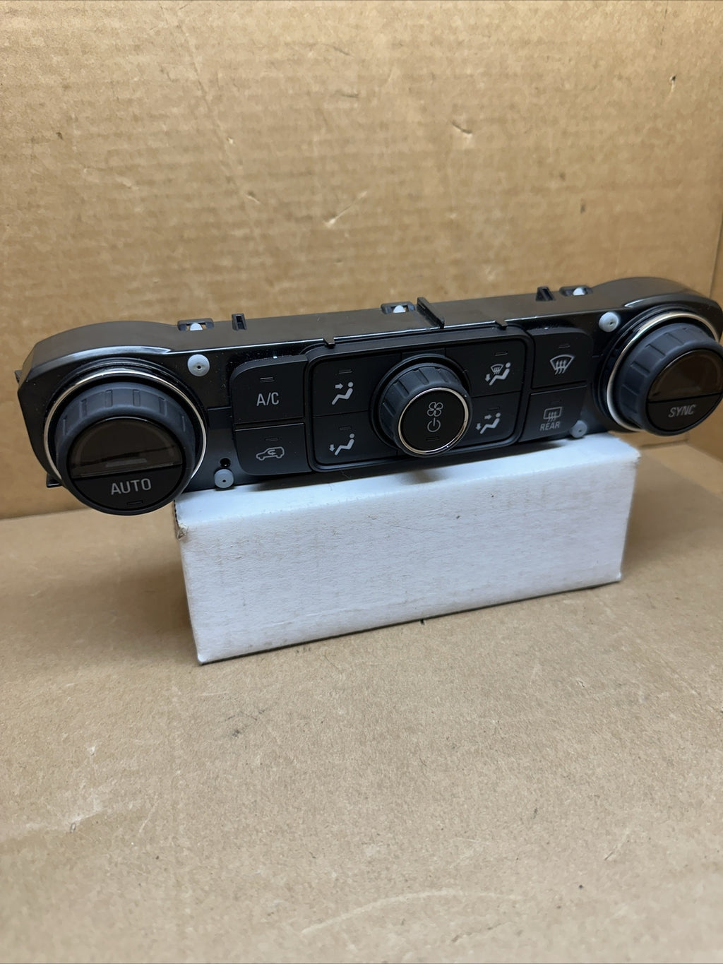 2017 2020 GMC ACADIA AC HEATER CLIMATE CONTROL OEM 841737481