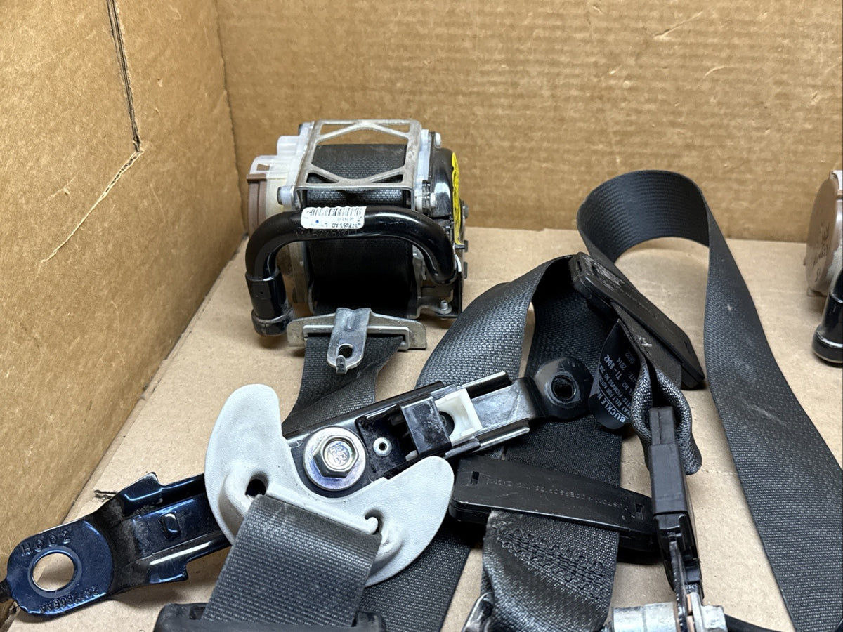 2015 2019 Subaru Legacy Front Seat Belt Seatbelt Retractor Set Left Right1