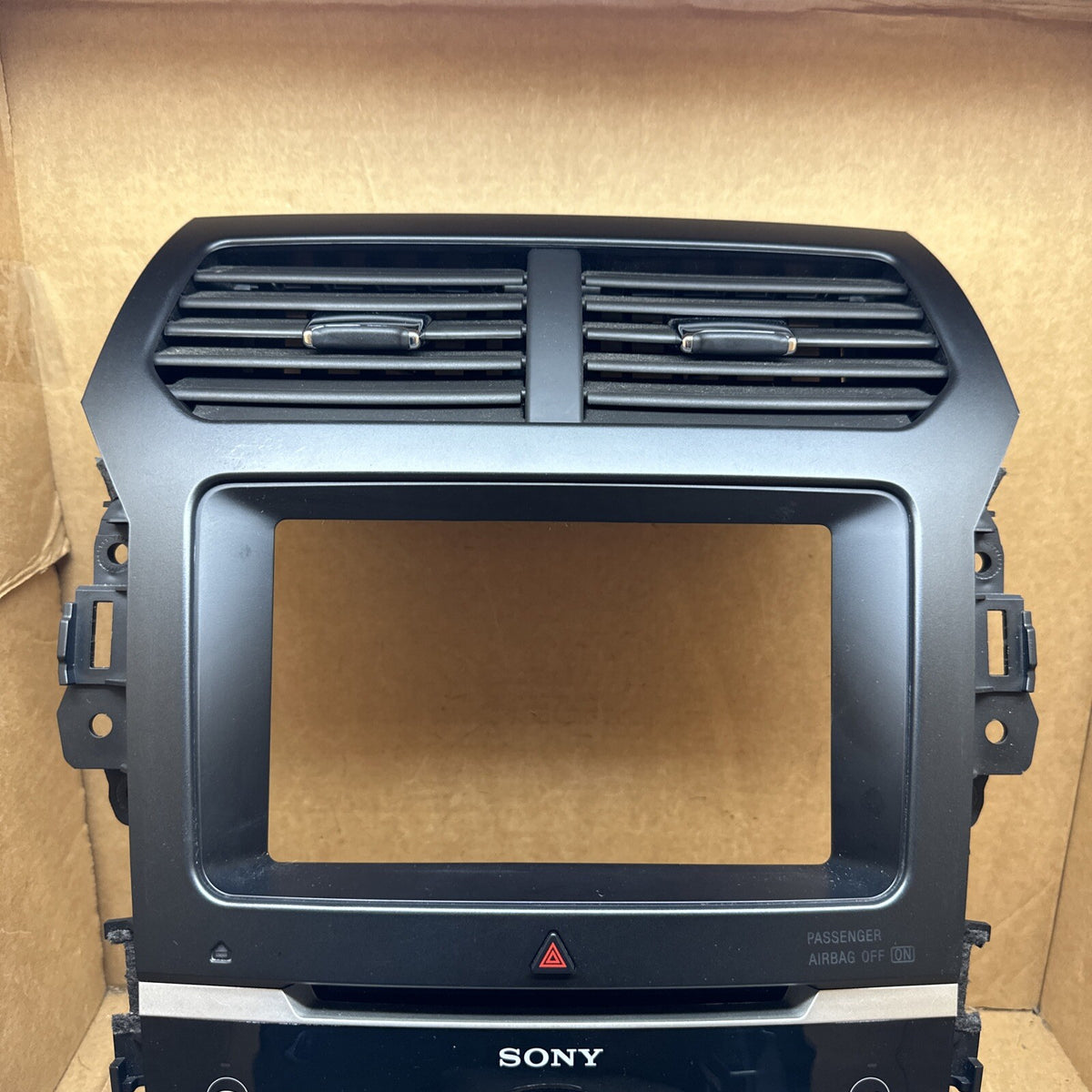 2011 2015 Ford Explorer 8" Sony Radio Climate Control Panel Bezel EB5T 18A802 HA2