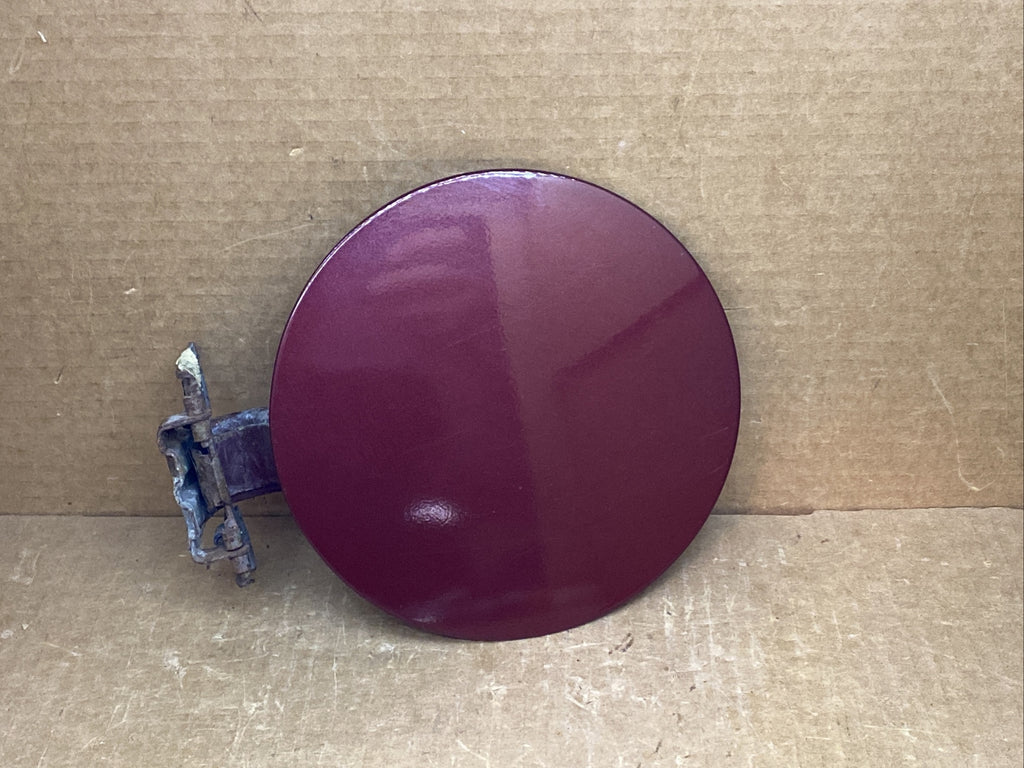 00 06 Tahoe Suburban Yukon Fuel Gas Tank Cap Door Lid Cover Garnet Red Metallic1
