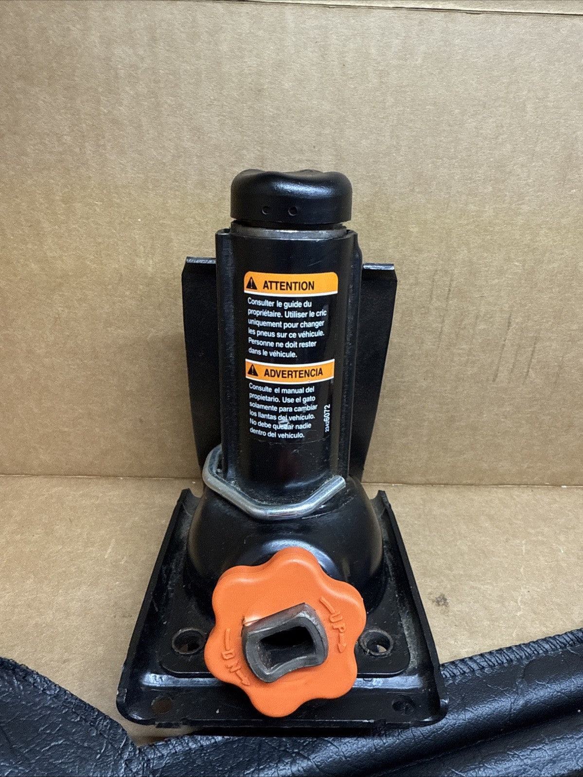 2015 2023 CHEVY COLORADO GMC CANYON EMERGENCY JACK AND TOOLS KIT OEM 229694201