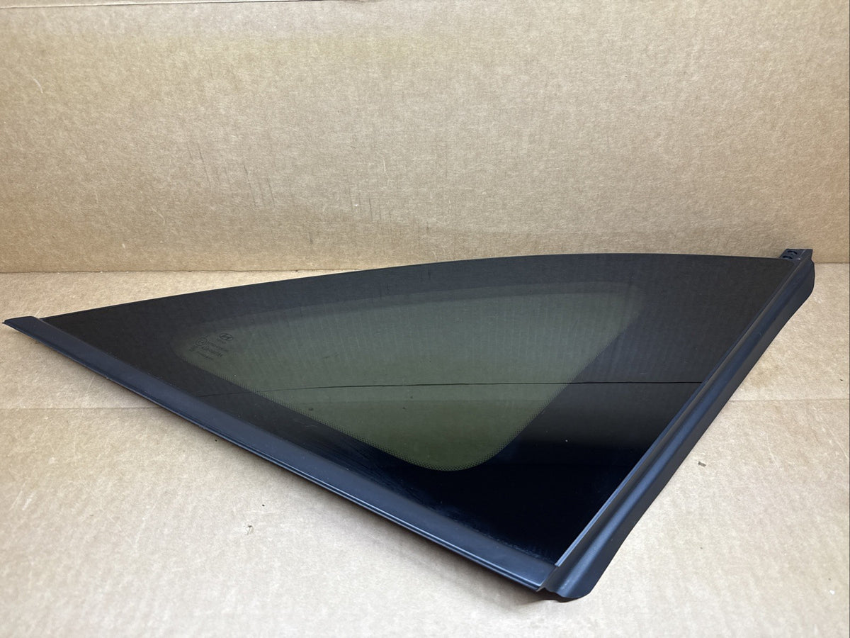 2022 2024 HYUNDAI TUCSON REAR RIGHT PASSENGER QUARTER WINDOW GLASS 87820N90100