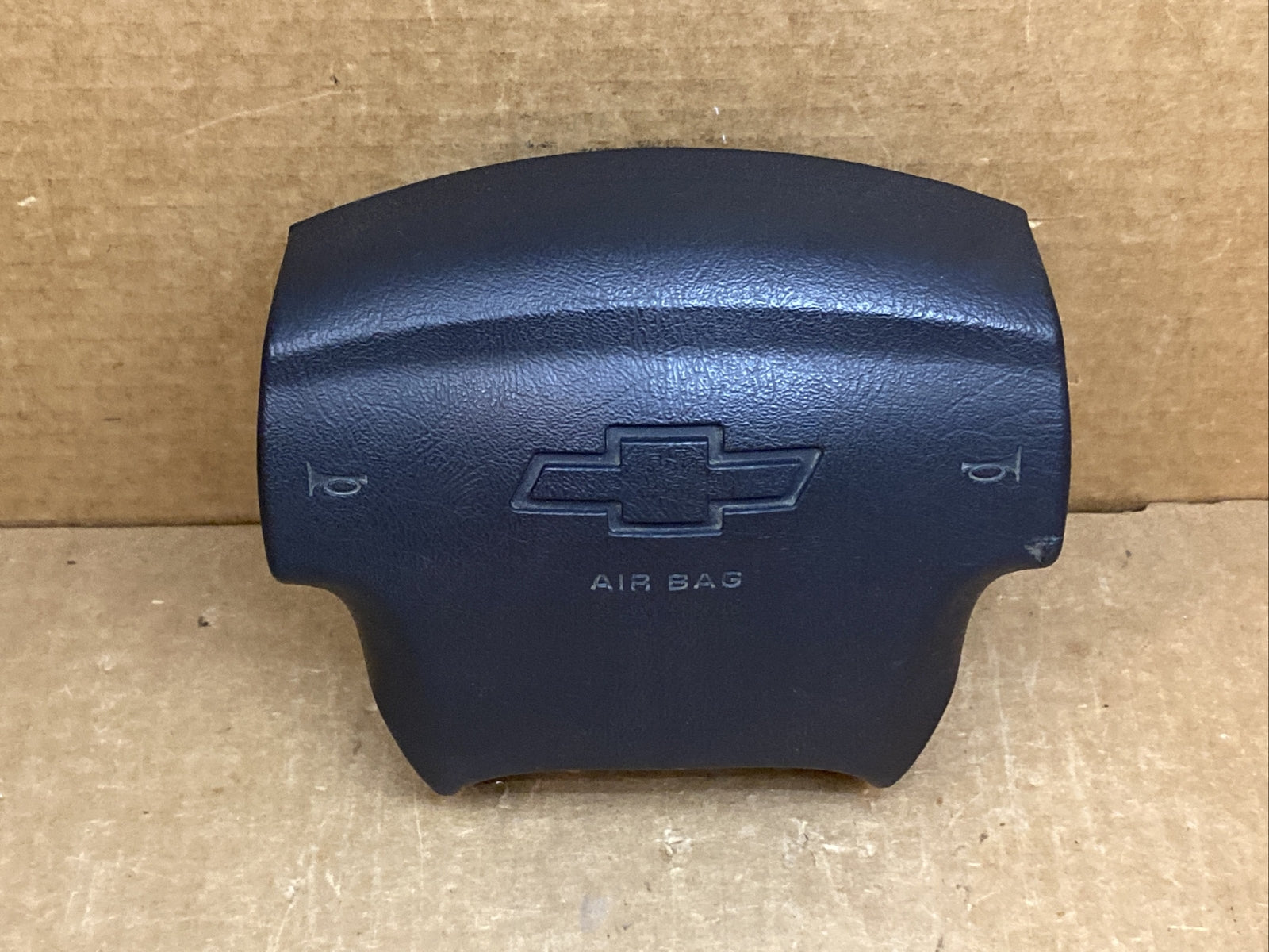 03 06 SILVERADO EXPRESS FRONT LEFT DRIVER STEERING WHEEL AIRBAG AIR BAG ONE PLUG1