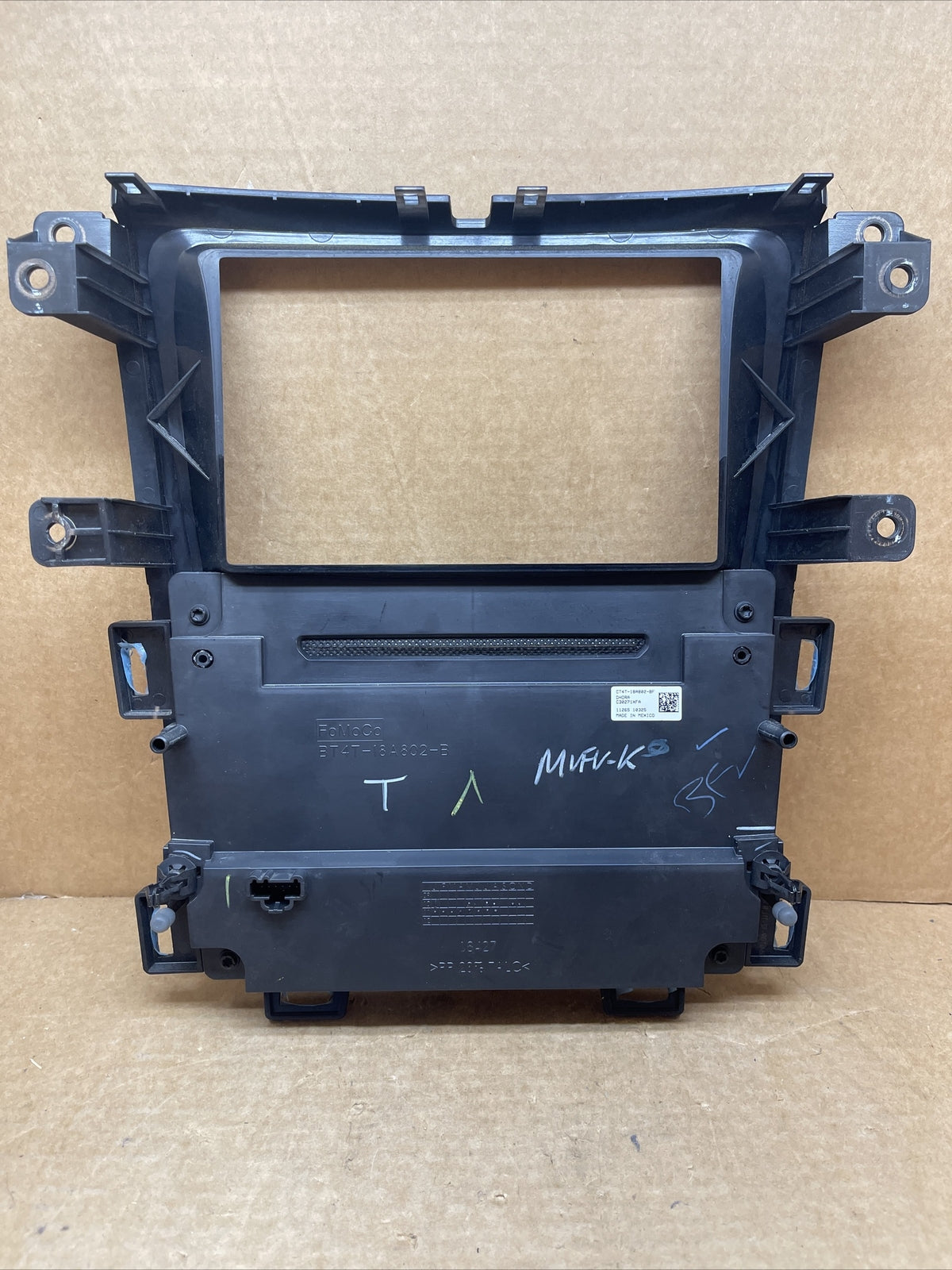 11 14 FORD EDGE 8" Dash Climate Control Radio Panel Bezel CT4T 18A802 BF3