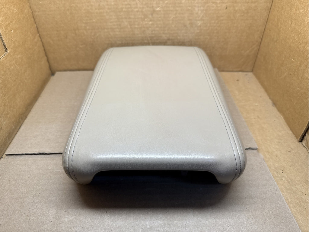 07 17 Traverse Acadia Enclave Center Console Lid Arm Rest Dark Cashmere 228553122