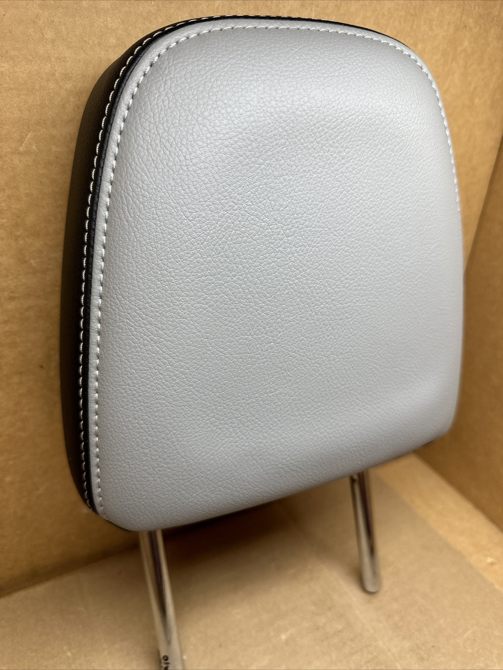 2013 2018 Toyota Rav4 Front Seat Headrest Left Right Driver Passenger Gray2