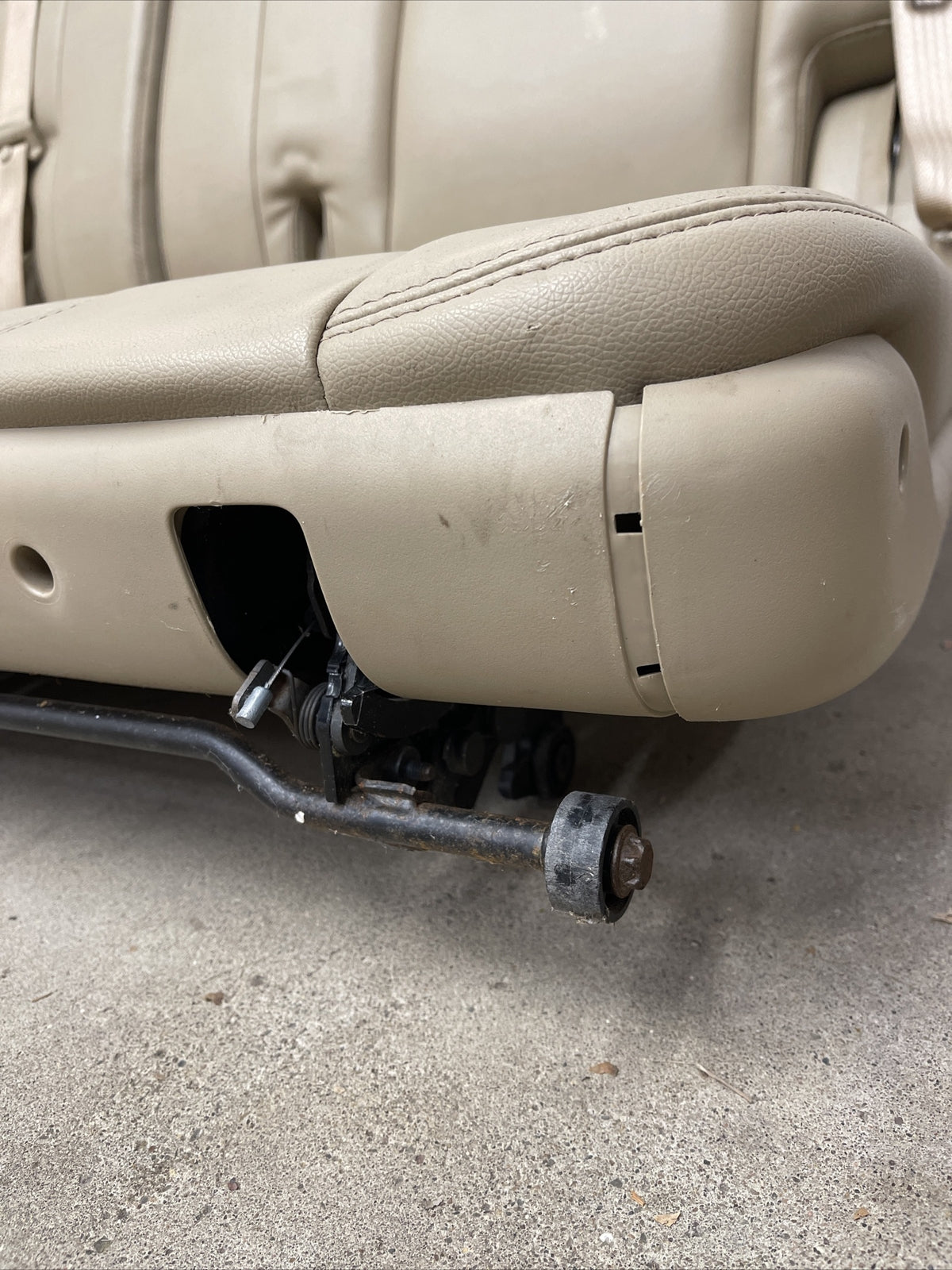 2007 2014 Tahoe Yukon Denali Suburban Escalade OEM 3RD Row Split Seats Tan2