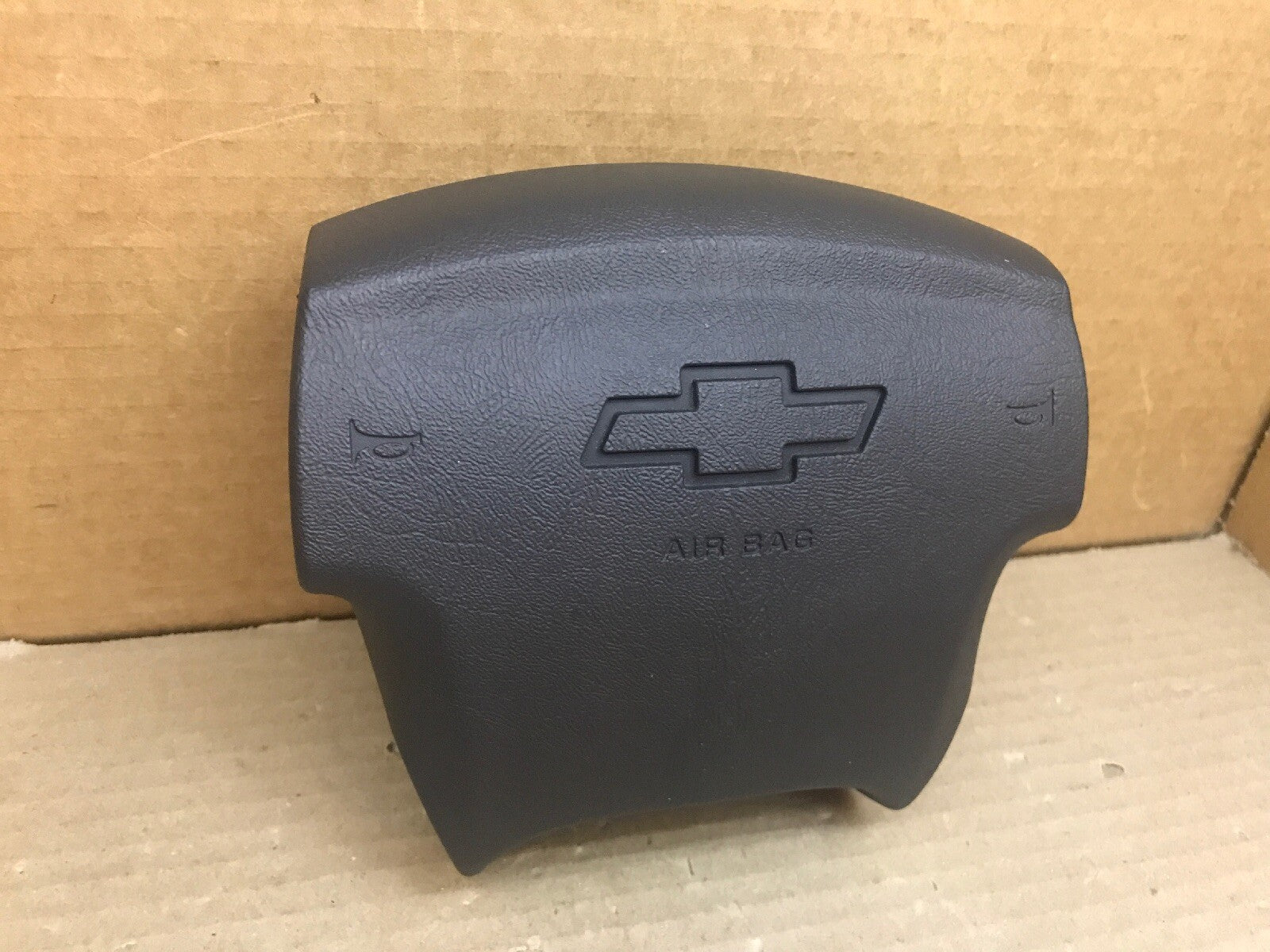 03 06 SILVERADO TAHOE LEFT DRIVER SIDE STEERING WHEEL AIR BAG AIRBAG TWO PLUG1