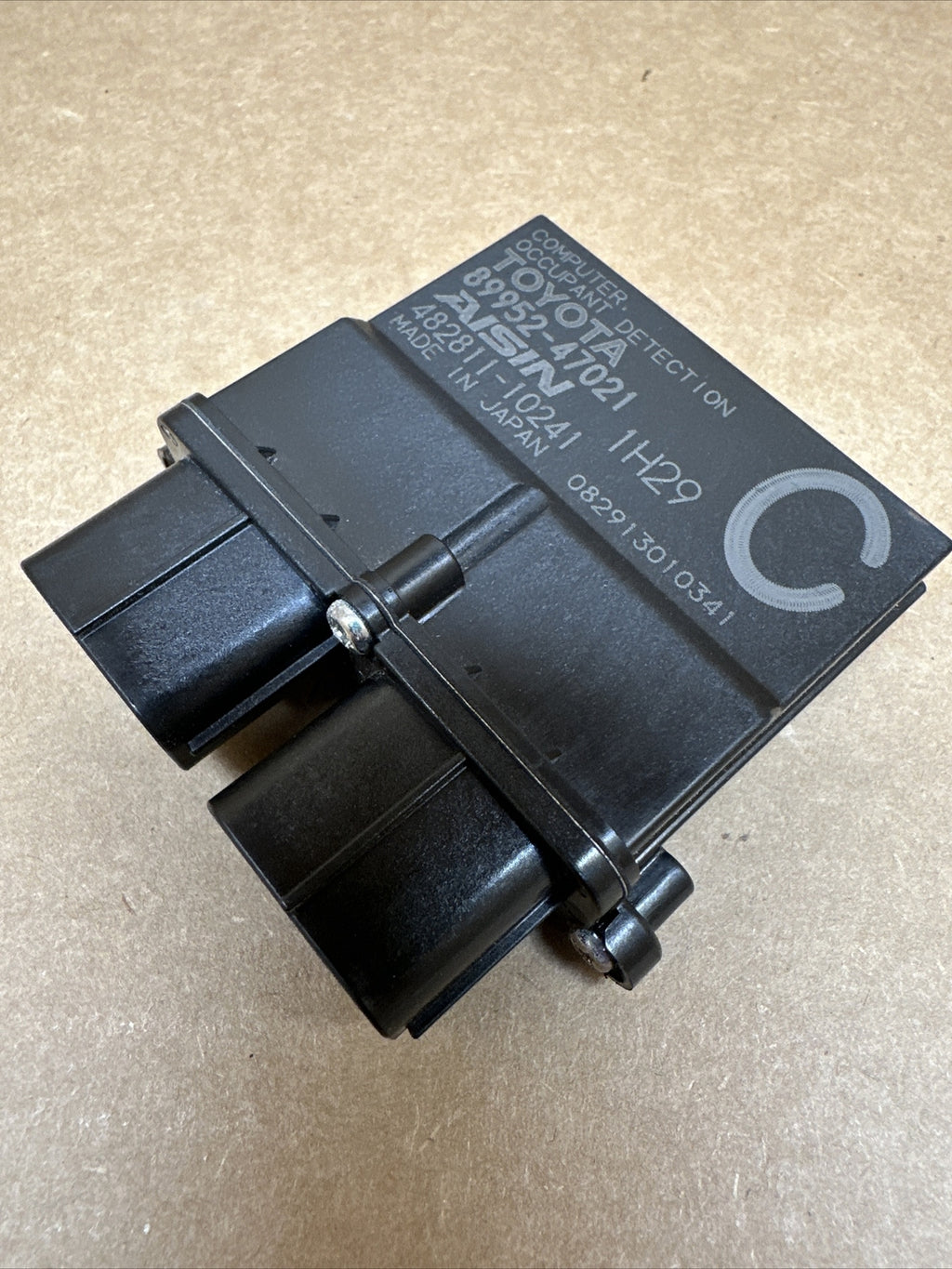 2010   2015 TOYOTA PRIUS SEAT OCCUPANT DETECTION MODULE  89952 47021 OEM7