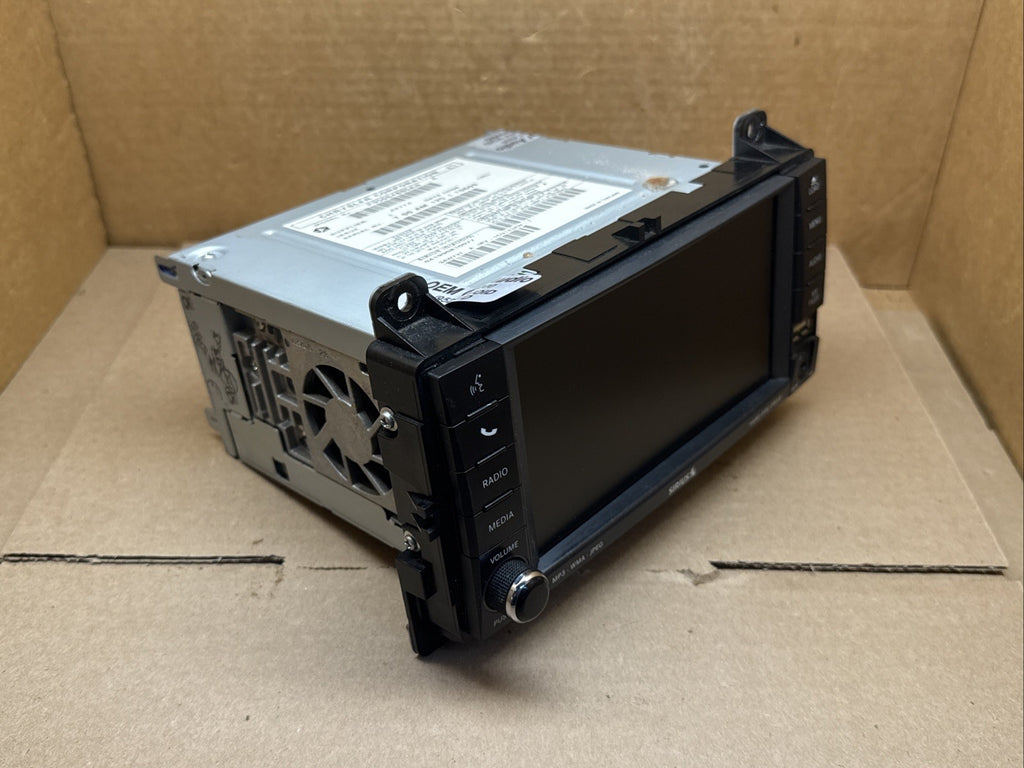 2011 2013 Jeep Grand Cherokee Radio RBZ P05064885AH 05064885AH5