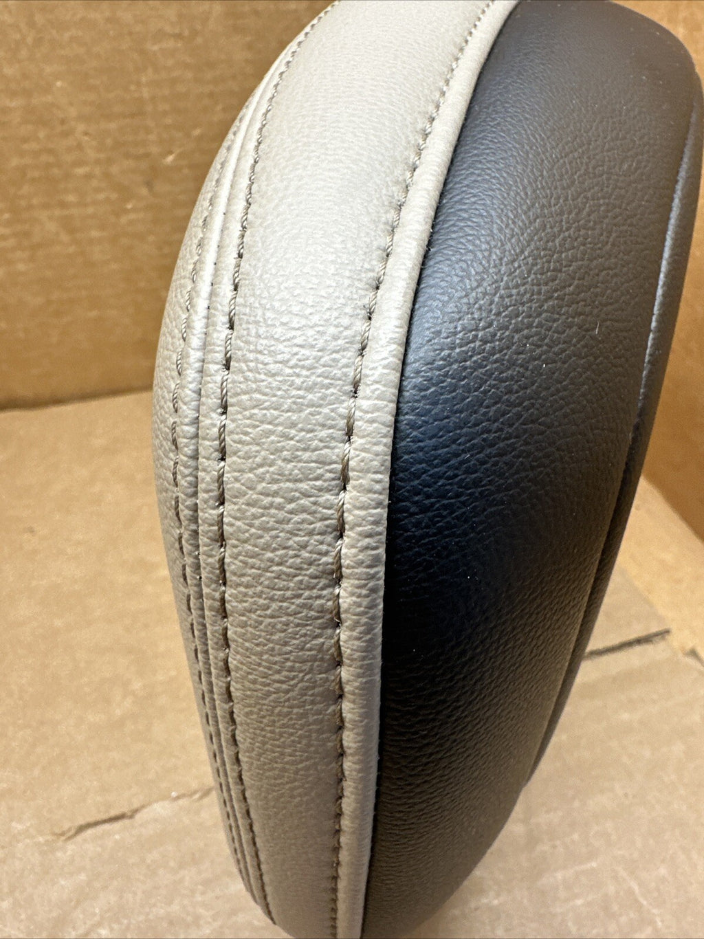 2020 2022 Ford Escape Front Head Rest Headrest Driver Passenger Leather5