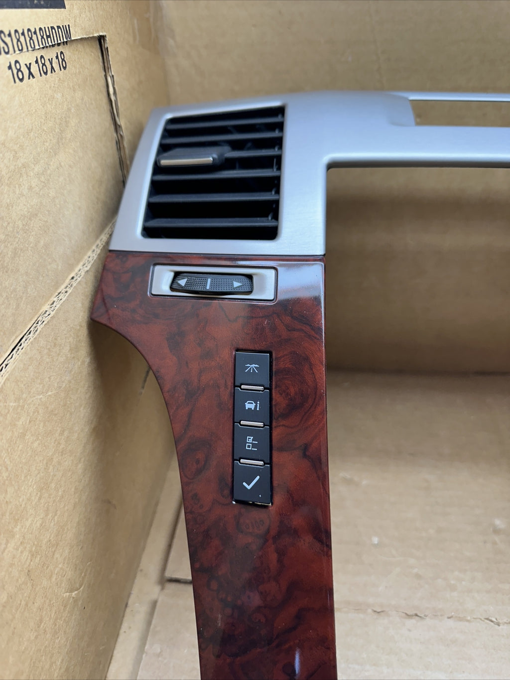 2007 2014 Escalade Radio Bezel Trim Surround Dash Vents Cover Panel OEM 159331491
