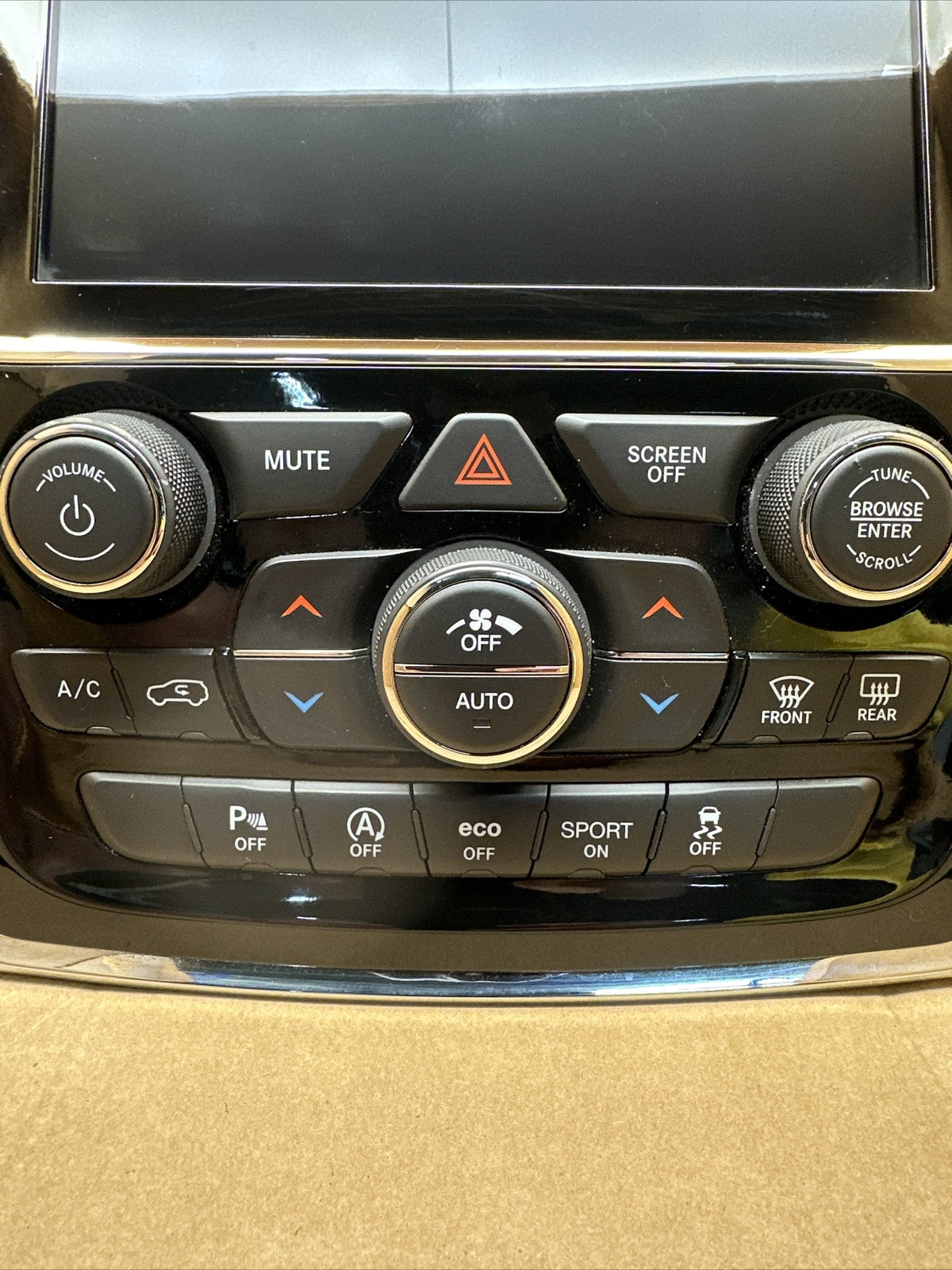 2019 2020 Jeep Grand Cherokee Radio Display Screen Climate Control Panel4