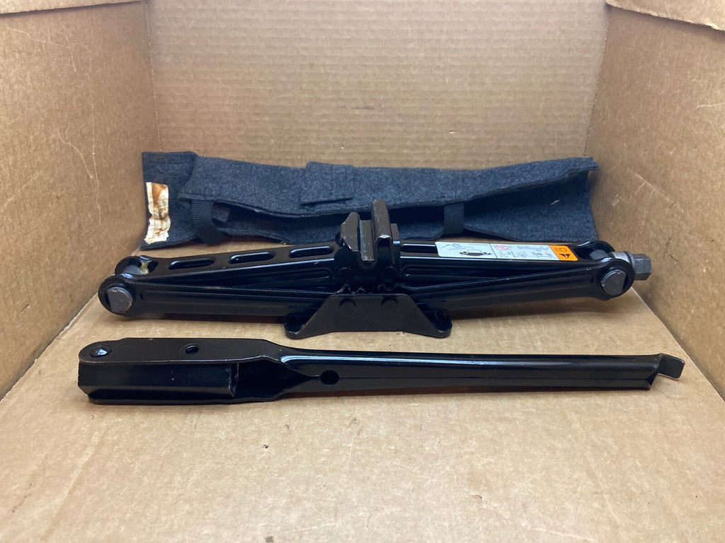10 19 TAURUS 09 16 LINCOLN MKS SPARE TIRE SCISSOR JACK TOOLS SET KIT LUG WRENCH3