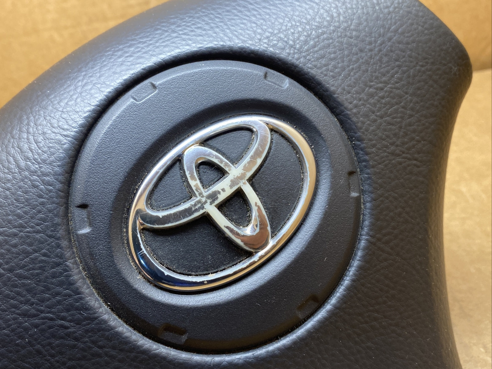 02 04 Toyota Camry SE Front Left Driver Side Steering Wheel Air Bag Airbag Black5