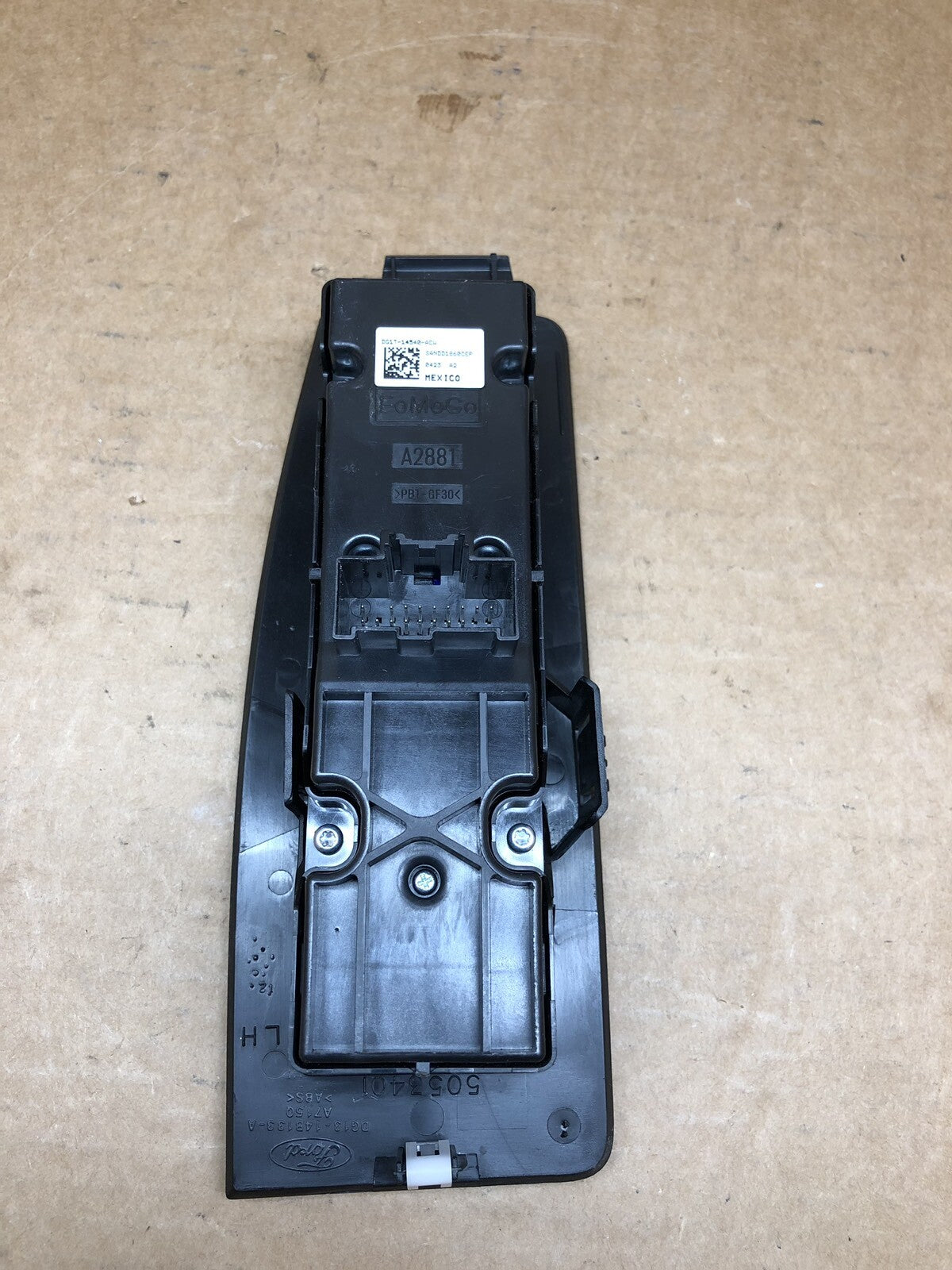 2013 2016 FORD TAURUS LEFT DOOR MASTER POWER WINDOW SWITCH DG13 14B133 AF3 A101