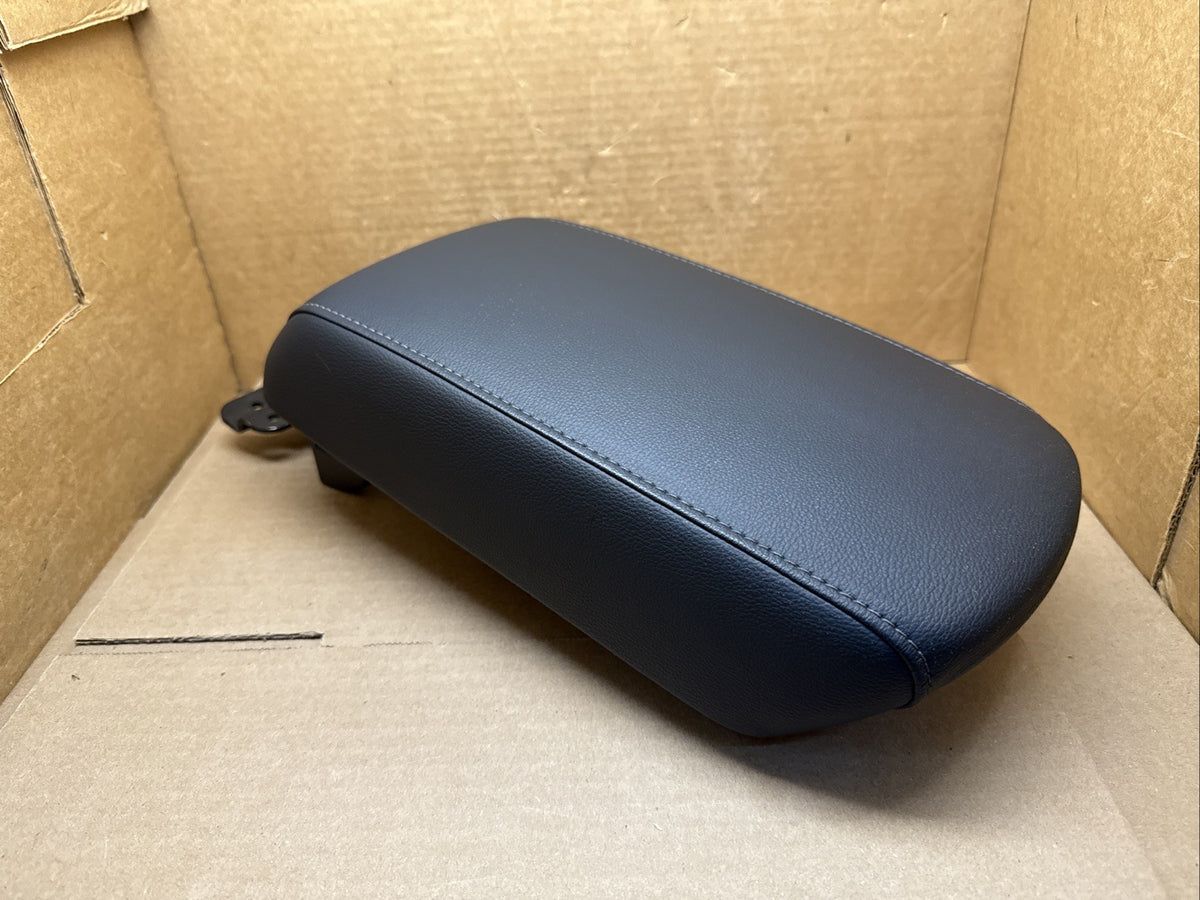 2020 2022 Kia Soul Center Console Lid Cover Top Arm Rest Armrest Black3