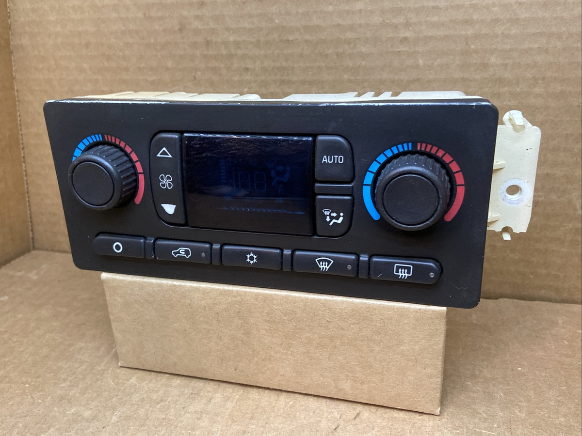 2003 2004 Tahoe Yukon Escalade Dash Digital Climate Temp Temperature Control OEM3
