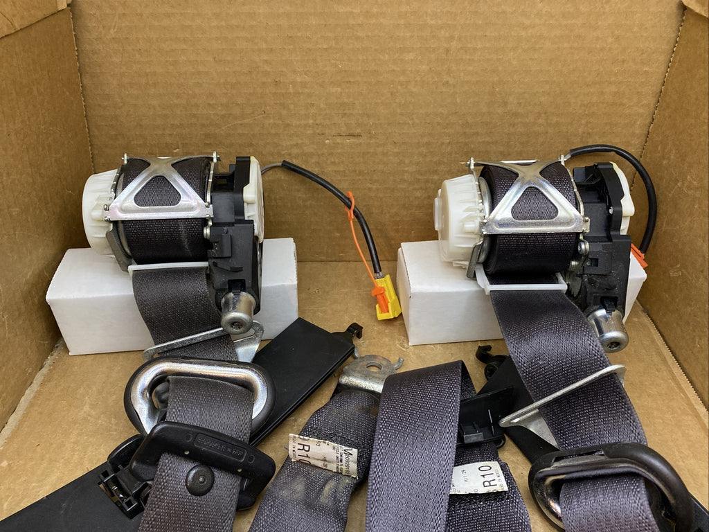 08 13 Silverado Sierra Standard Cab Front Seat Belt Seatbelt Retractor Set Pair1