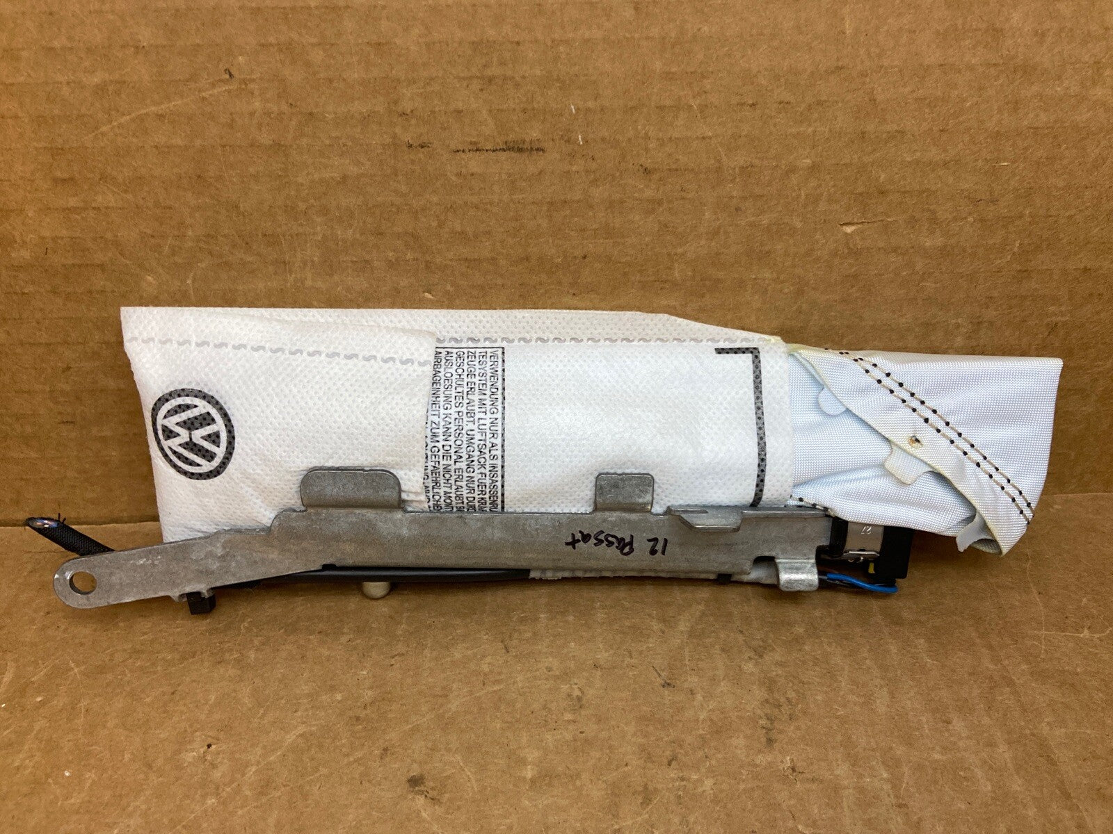 VW Volkswagen Passat Front Right Side Passenger Seat Air Bag Airbag4