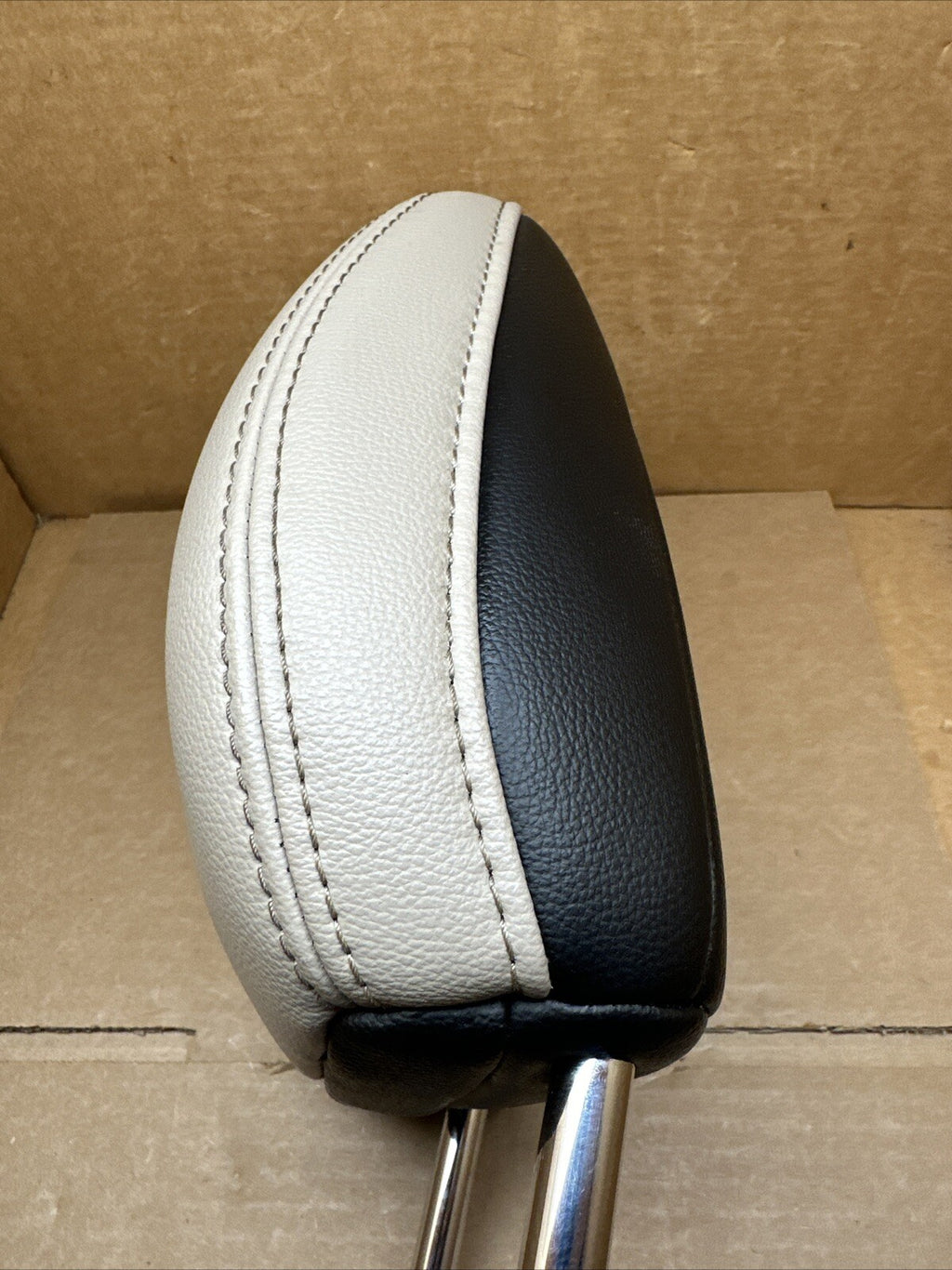 2020 2022 Ford Escape Front Head Rest Headrest Driver Passenger Leather1