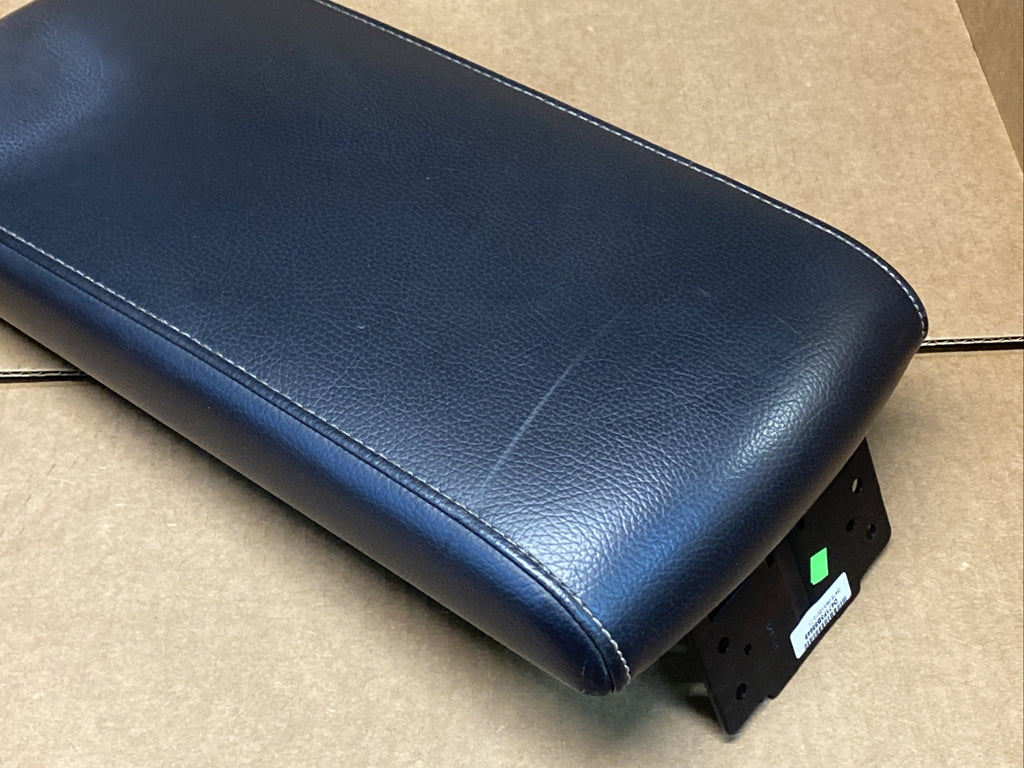 2009 2012 Ford Flex Center Console Arm Rest Armrest Storage Lid Cover OEM Black6