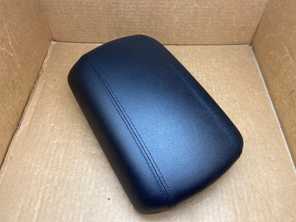 14 16 KIA SPORTAGE CENTER CONSOLE LID COVER TOP ARMREST ARM REST BLACK 1