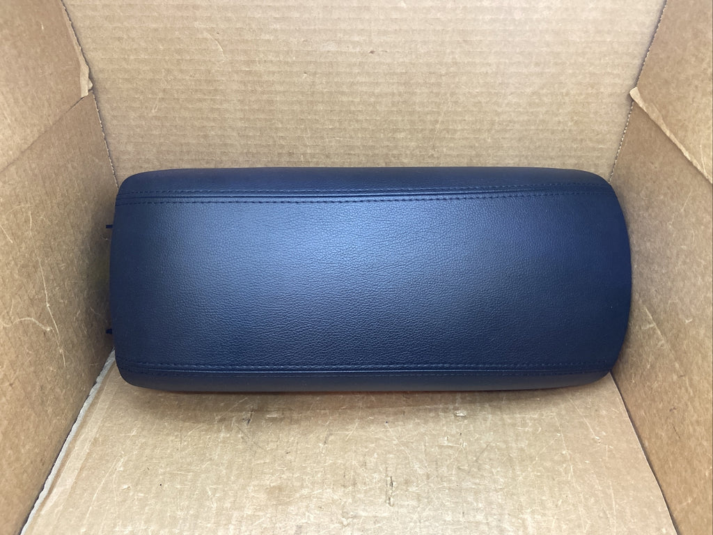 14 16 Kia Cadenza Center Console Lid Cover Top Arm Rest Armrest Leather Black2