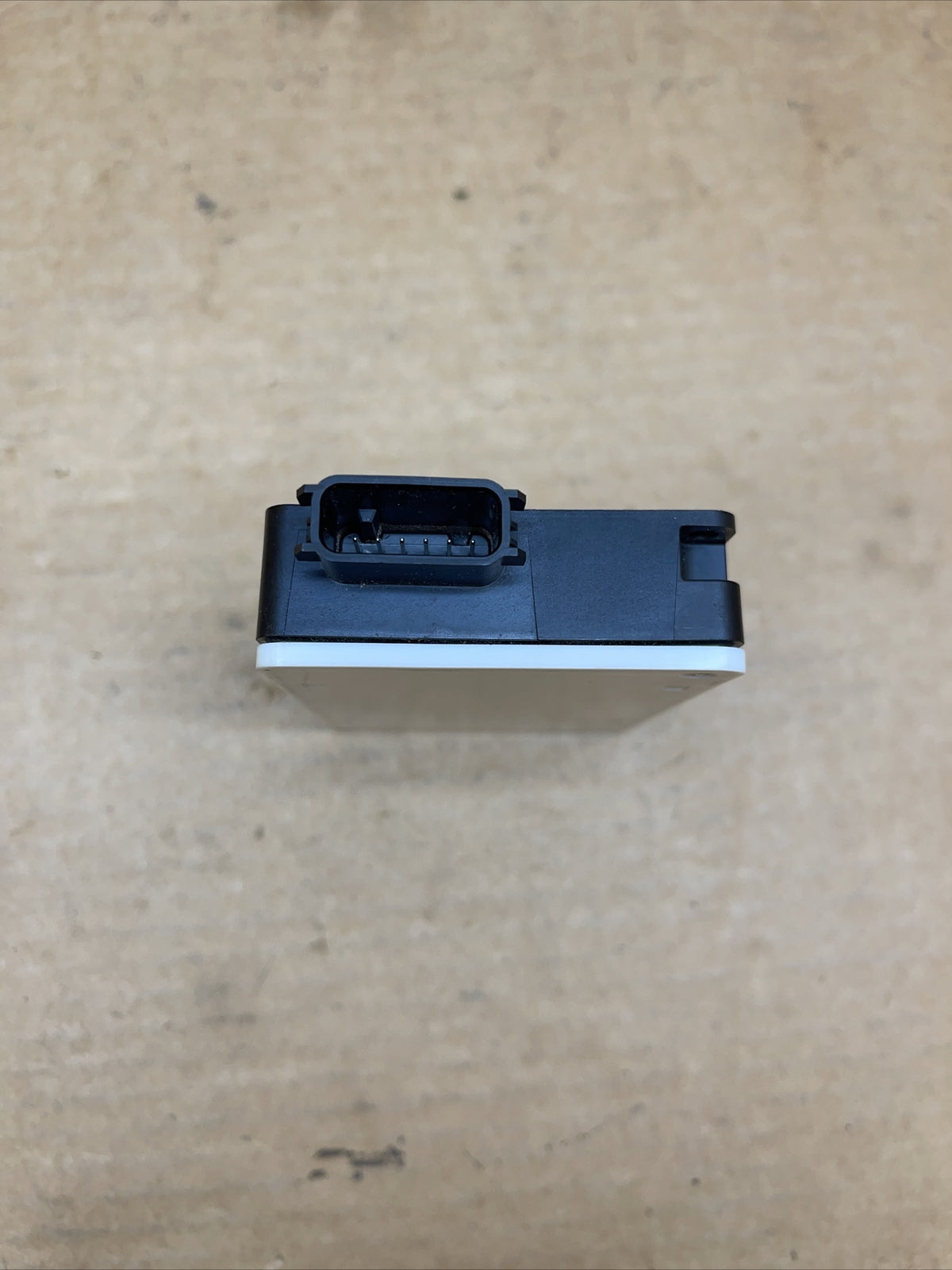 2015 2016 2017 2018 Dodge Challenger Blind Spot Detection Module 68303025AB OEM3
