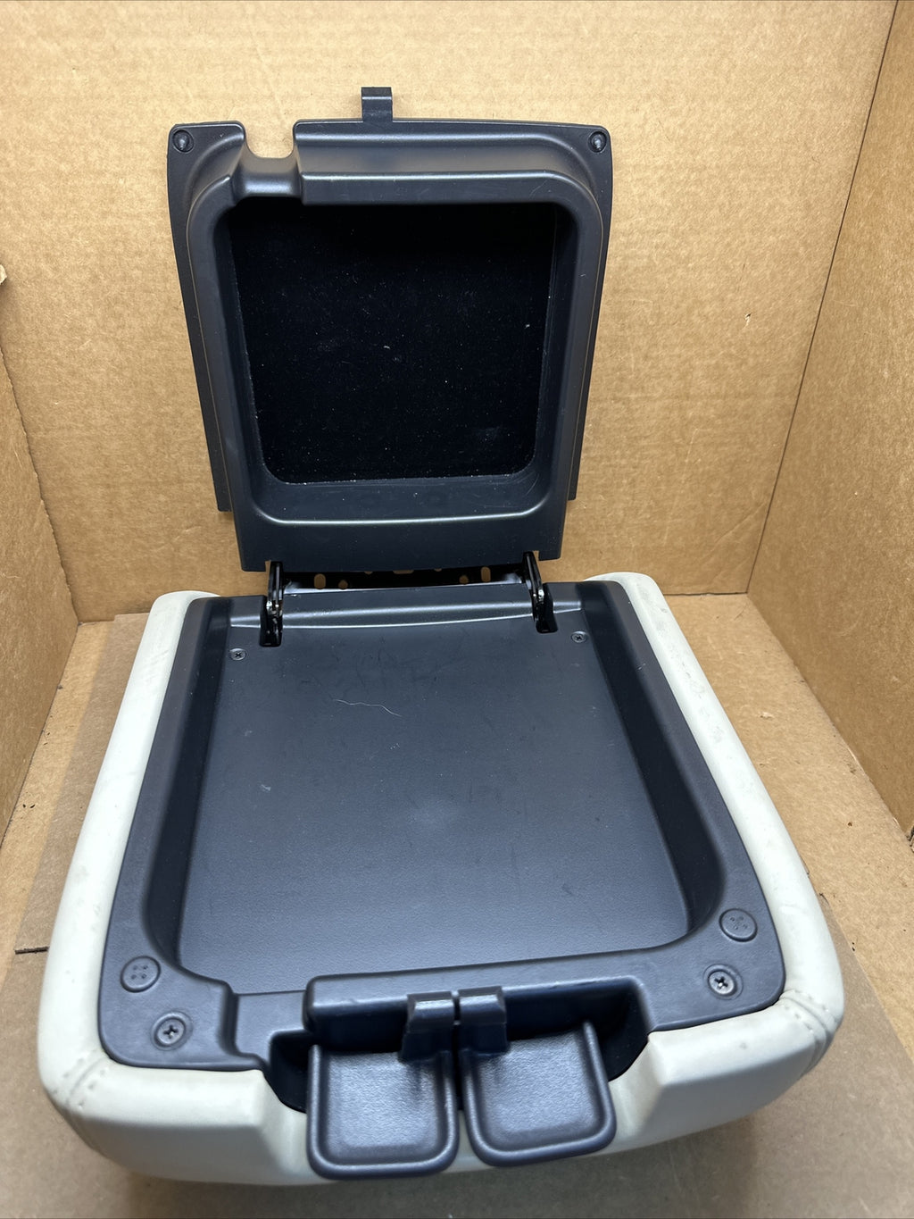 2013 2019 INFINITI QX60 NISSAN PATHFINDER Center Console Armrest Lid Cover Tan5